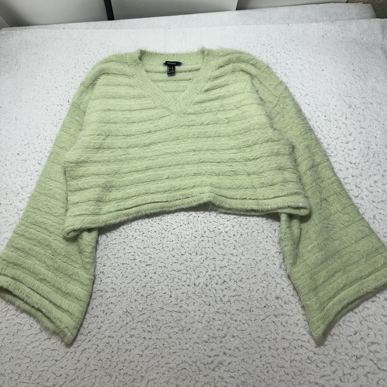 Forever 21 Forever 21 Large Oversized Cropped Sweater Fuzzy Mint Green Size L / US 10 / IT 46 - 1 Thumbnail