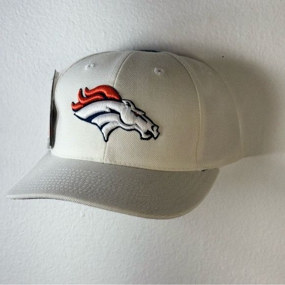 NFL × Puma NWT PUMA DENVER BRONCOS NFL WHITE VINTAGE BASEBALL CAP VELCR Size ONE SIZE - 3 Thumbnail