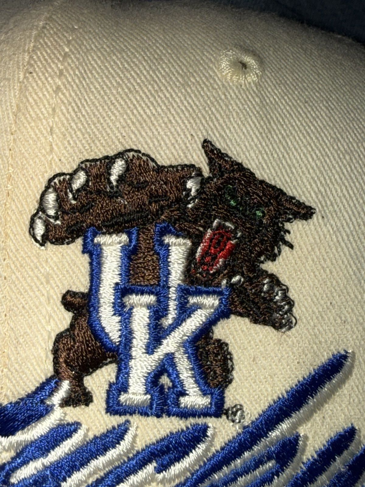 Other VINTAGE 1990s UNIVERSITY OF KENTUCKY WILDCATS SNAPBACK Size ONE SIZE - 2 Thumbnail
