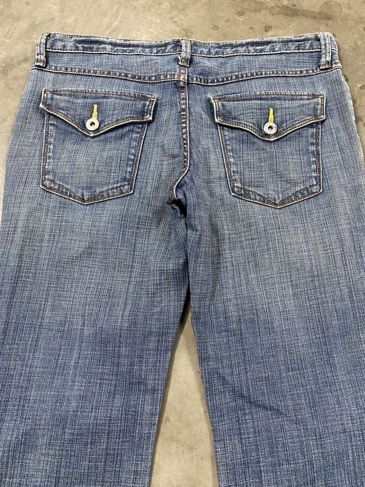Uniqlo Flare Jeans Vintage Uniqlo Blue Stretch Denim @290 Size US 30 / EU 46 - 2 Thumbnail