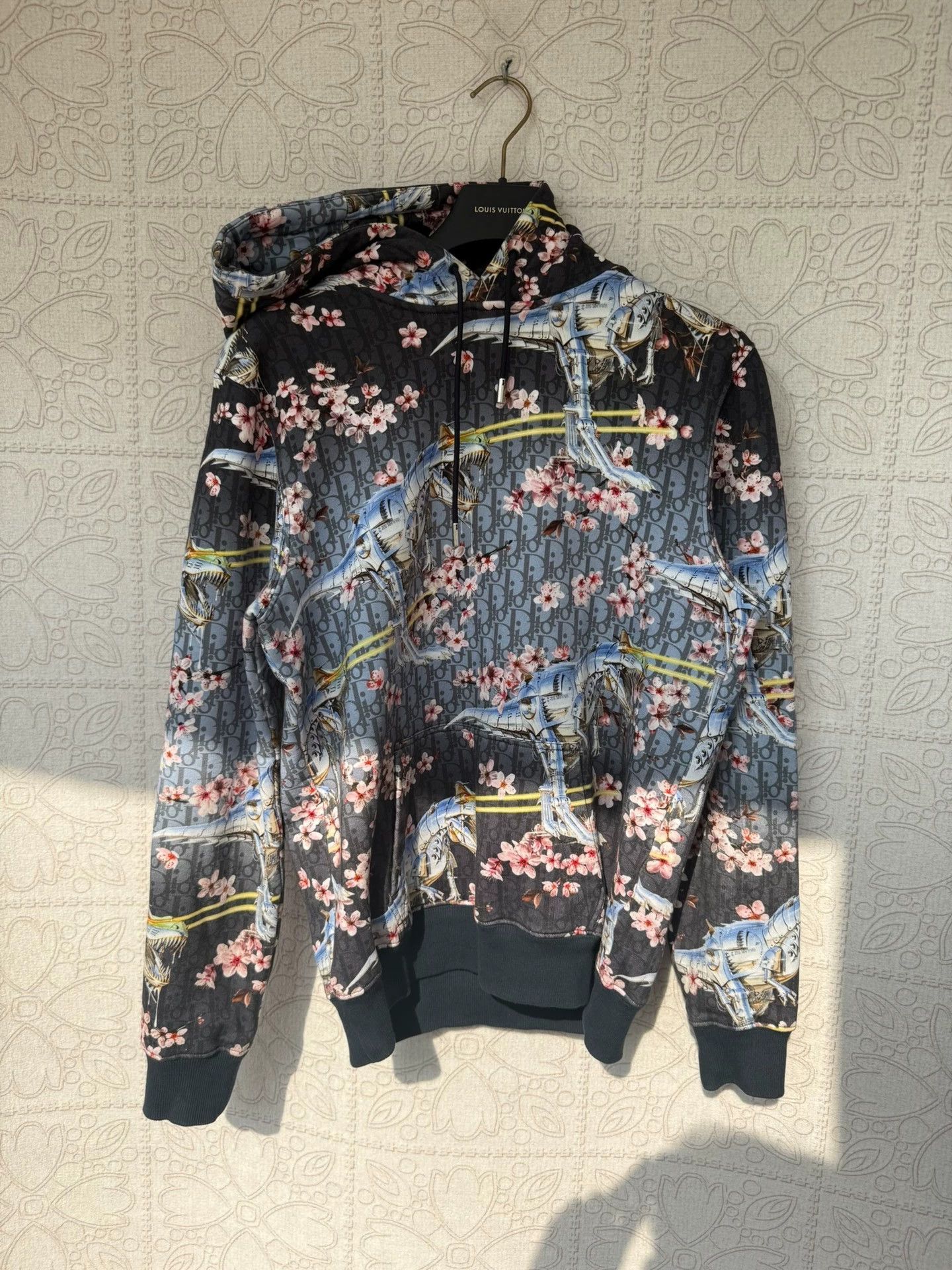 Dior dior x sorayama dinosaur printed hoodie Size US S / EU 44-46 / 1 - 1 Thumbnail