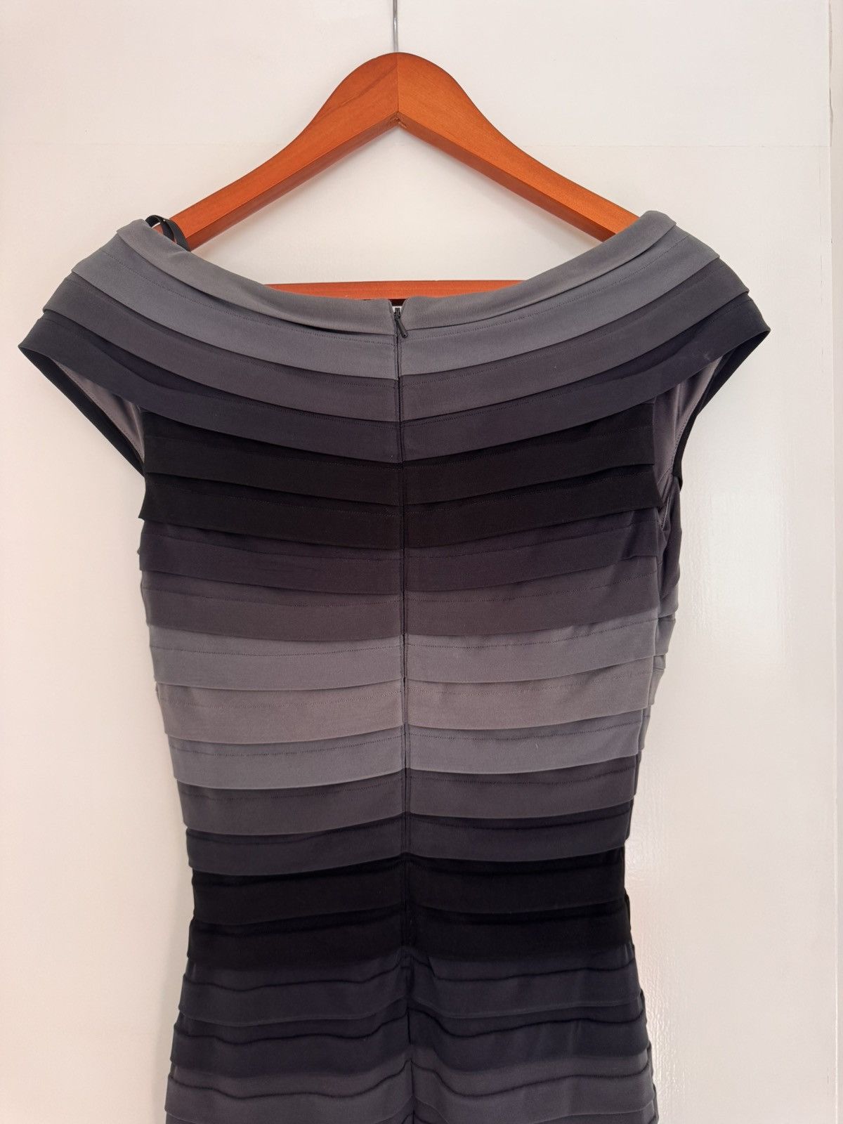 Tadashi Shoji Tadashi Shoji Ombré Bandage Bodycon Dress XS Size XS / US 0-2 / IT 36-38 - 14 Thumbnail