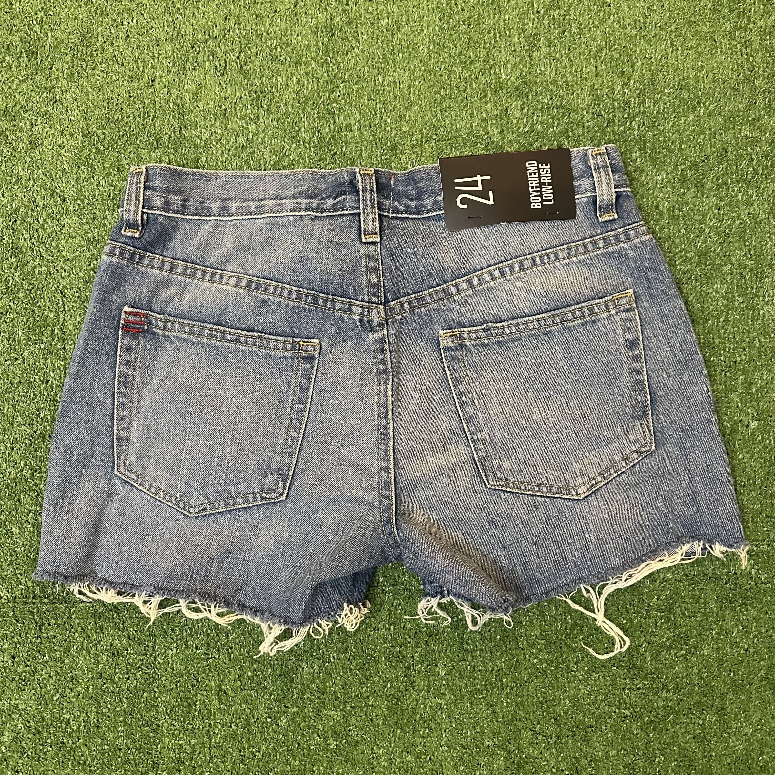 Bdg Women's BDG Low-Rise Boyfriend Jean Shorts Size 29" - 2 Thumbnail