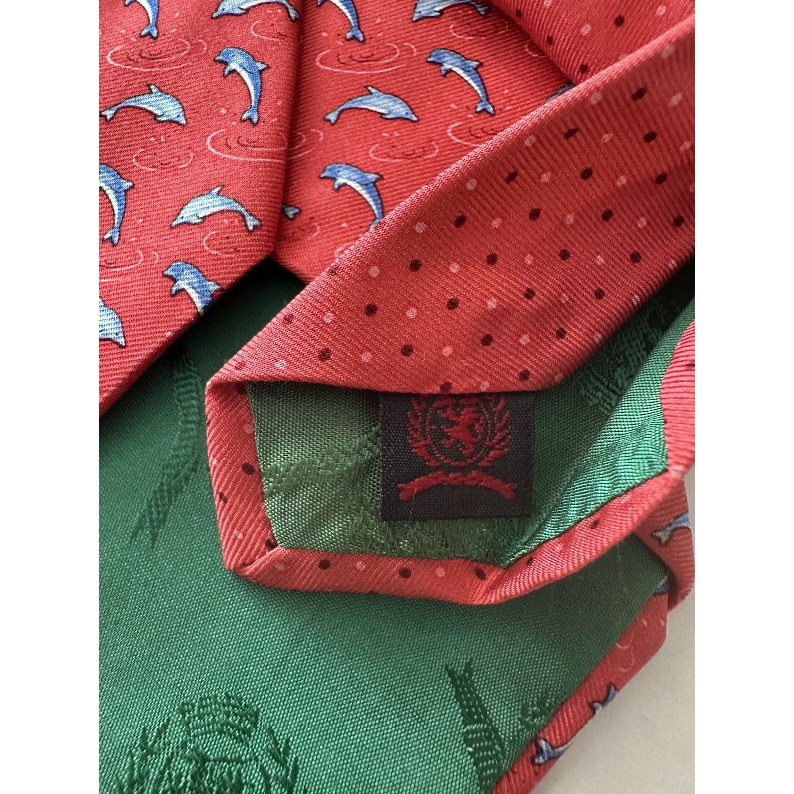 Tommy Hilfiger Tommy Hilfiger Tie Silk Red w/Blue Dolphin Gorpcore Preppy Size ONE SIZE - 8 Thumbnail