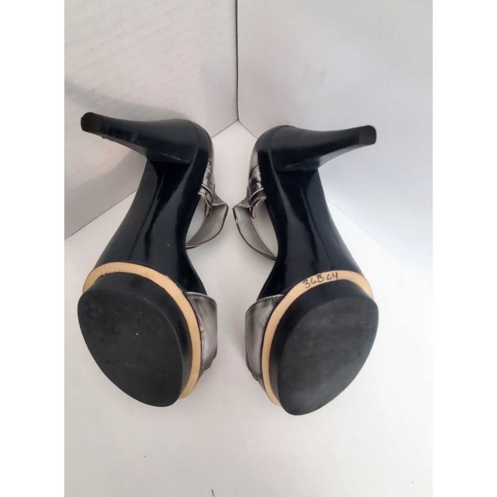 Vintage Max Studio Heels 6.5 Gray Leather Ankle Strap Distressed Denim look Peekaboo toe Size US 7 / IT 37 - 7 Thumbnail