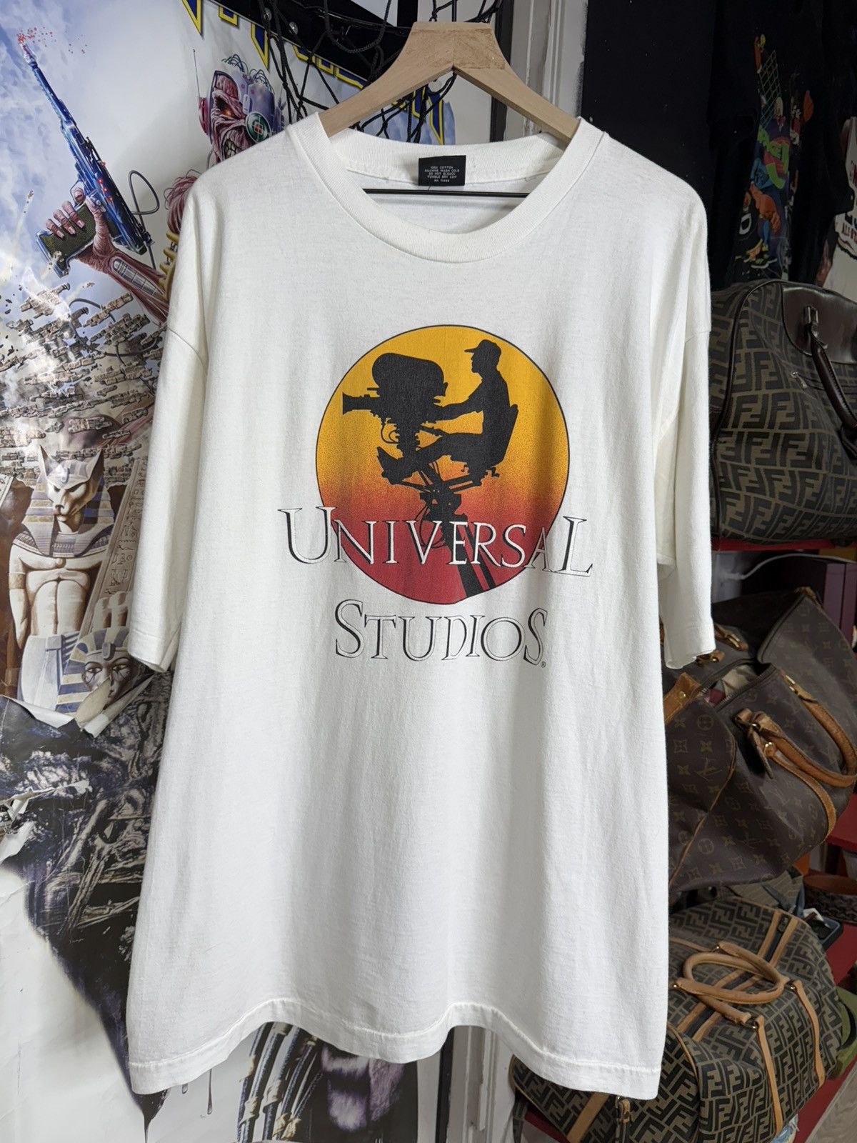 Vintage Vintage 90’s Universal Studios Producers T-Shirt Size 2XL Size US XXL / EU 58 / 5 - 6 Thumbnail