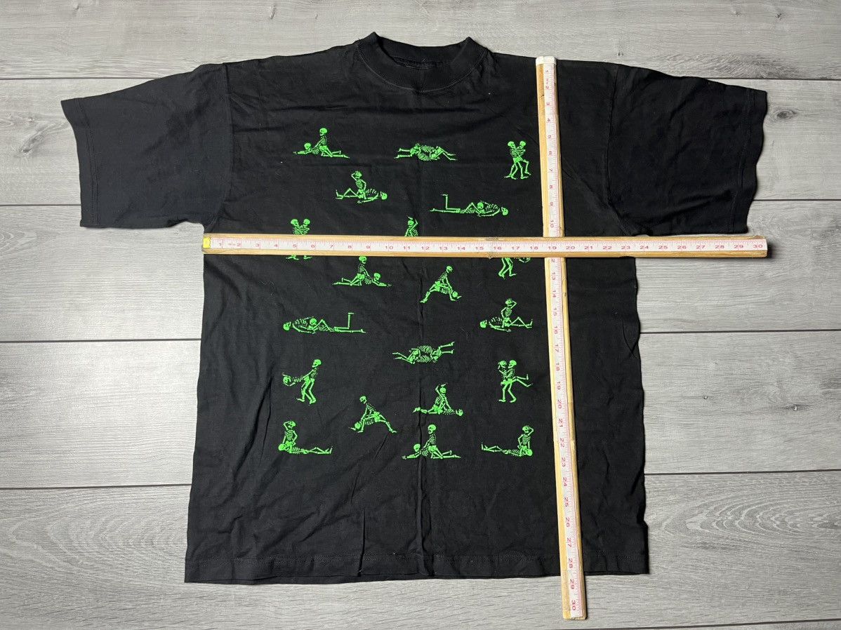 Band Tees Vintage Bone In Love Kamasutra Sex Position skull tshirt Size US XL / EU 56 / 4 - 6 Thumbnail