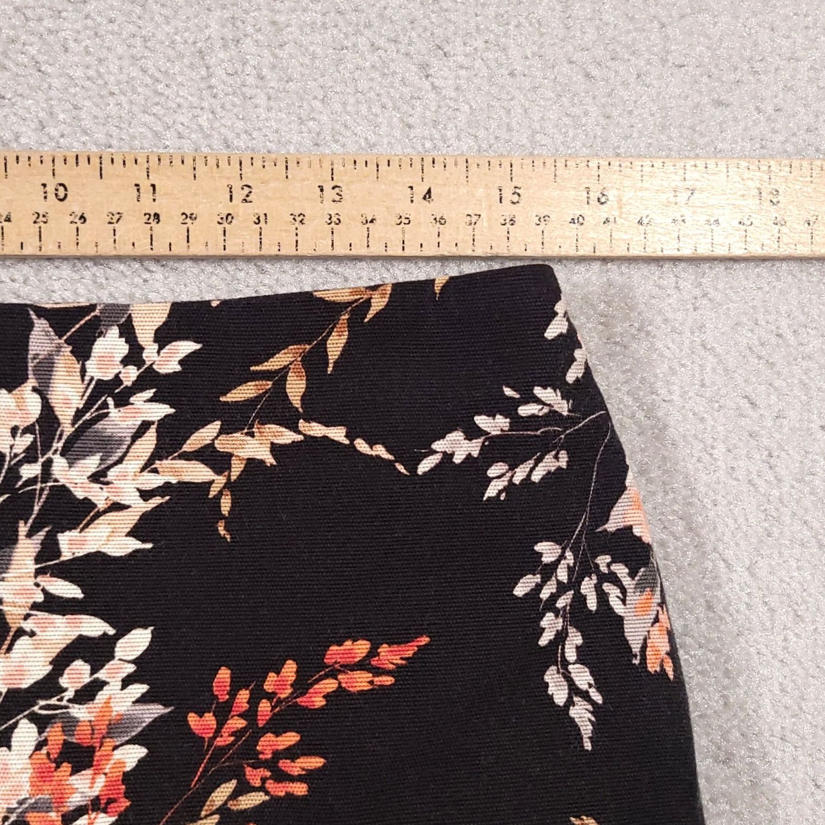 Talbots Talbots Pencil Skirt Women's 12P Petite Black Floral Lyocell Lined Zip Skirt Knee Length Petite Women's 12P Black Floral Lyocell Lined Zipper Size 34" / US 12 / IT 48 - 6 Thumbnail