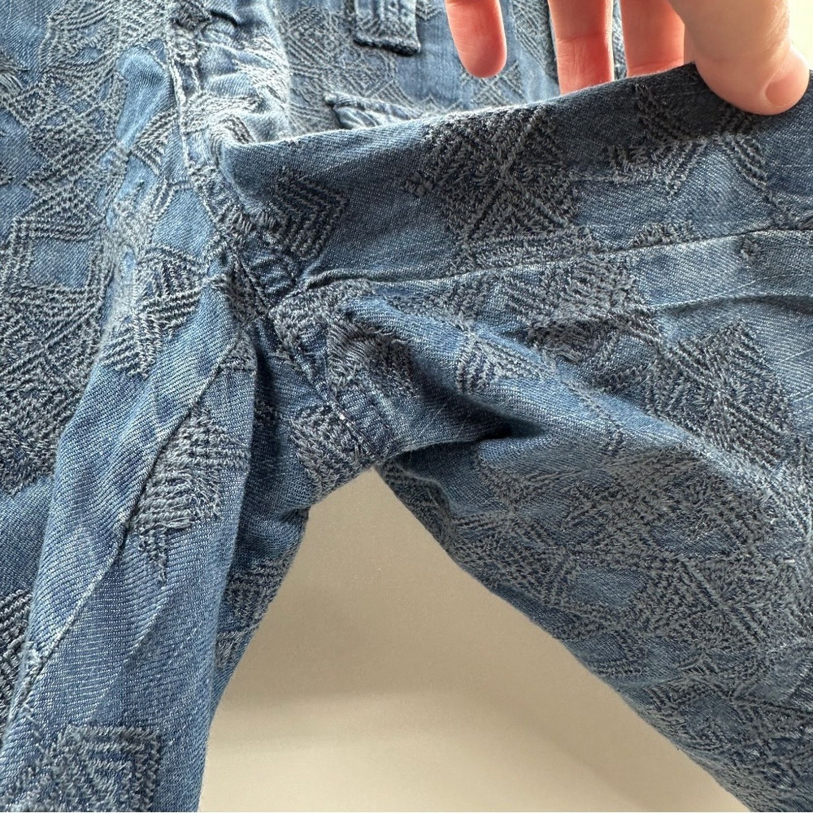 Johnny Was Johnny Was Zuma Embroidered Cargo Denim High Rise Shorts 2 Size 32" / US 10 / IT 46 - 4 Thumbnail