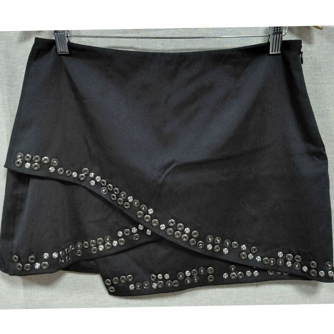 BCBGeneration BCBGeneration Skirt Studded Black Solid Women Size 8 Mini Short Casual Party/Cocktail Womens Size 30" / US 8 / IT 44 - 2 Thumbnail