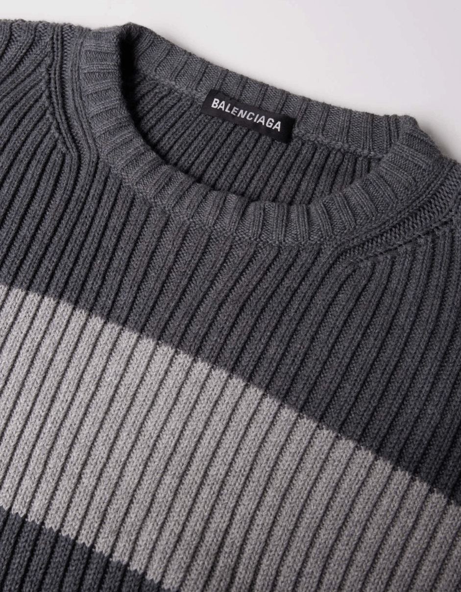 Balenciaga BALENCIAGA Oversized Jumper Size US S / EU 44-46 / 1 - 4 Thumbnail