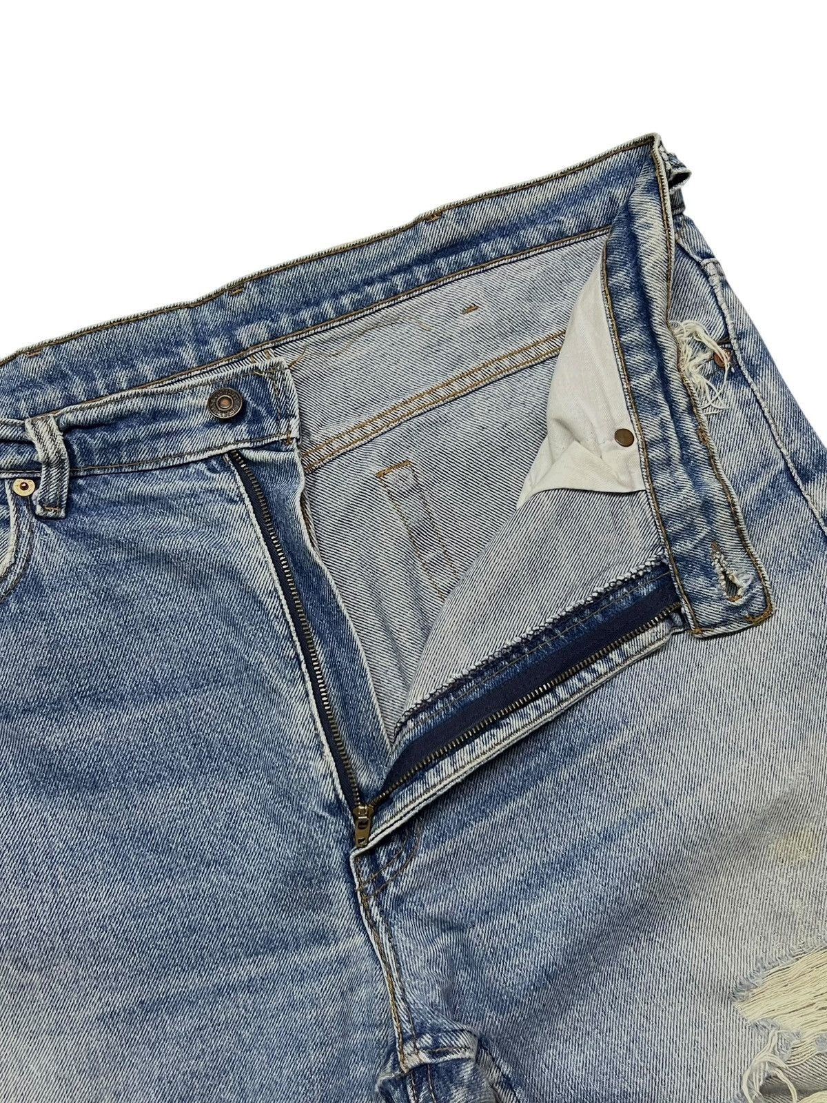 Levi's Loose Vintage 90s Levi’s 505-0217 USA - Faded Light Wash Size US 37 - 10 Thumbnail