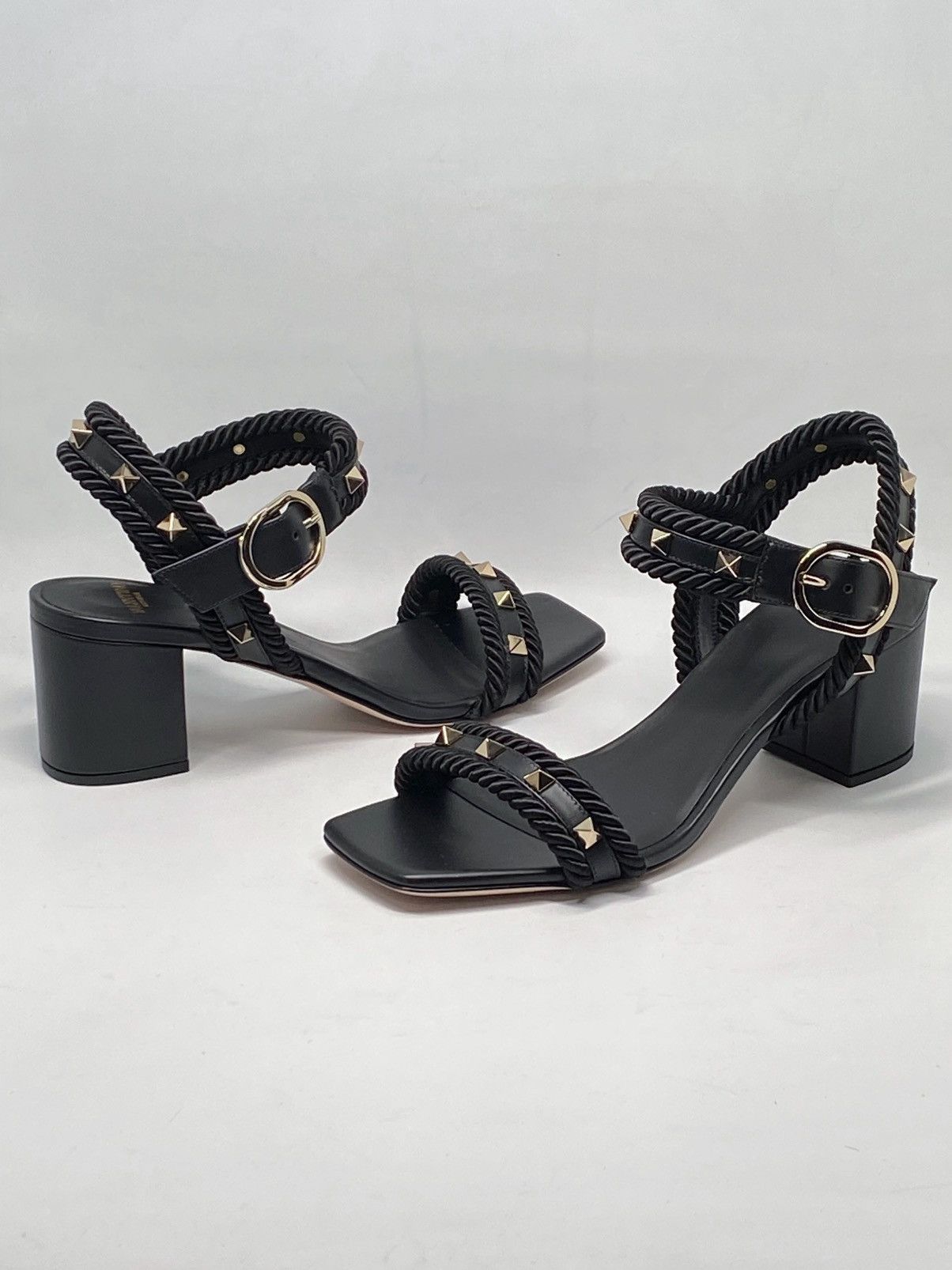 Valentino Valentino Garavani Rockstud Leather Sandals size 37.5 Size US 7.5 / IT 37.5 - 6 Thumbnail