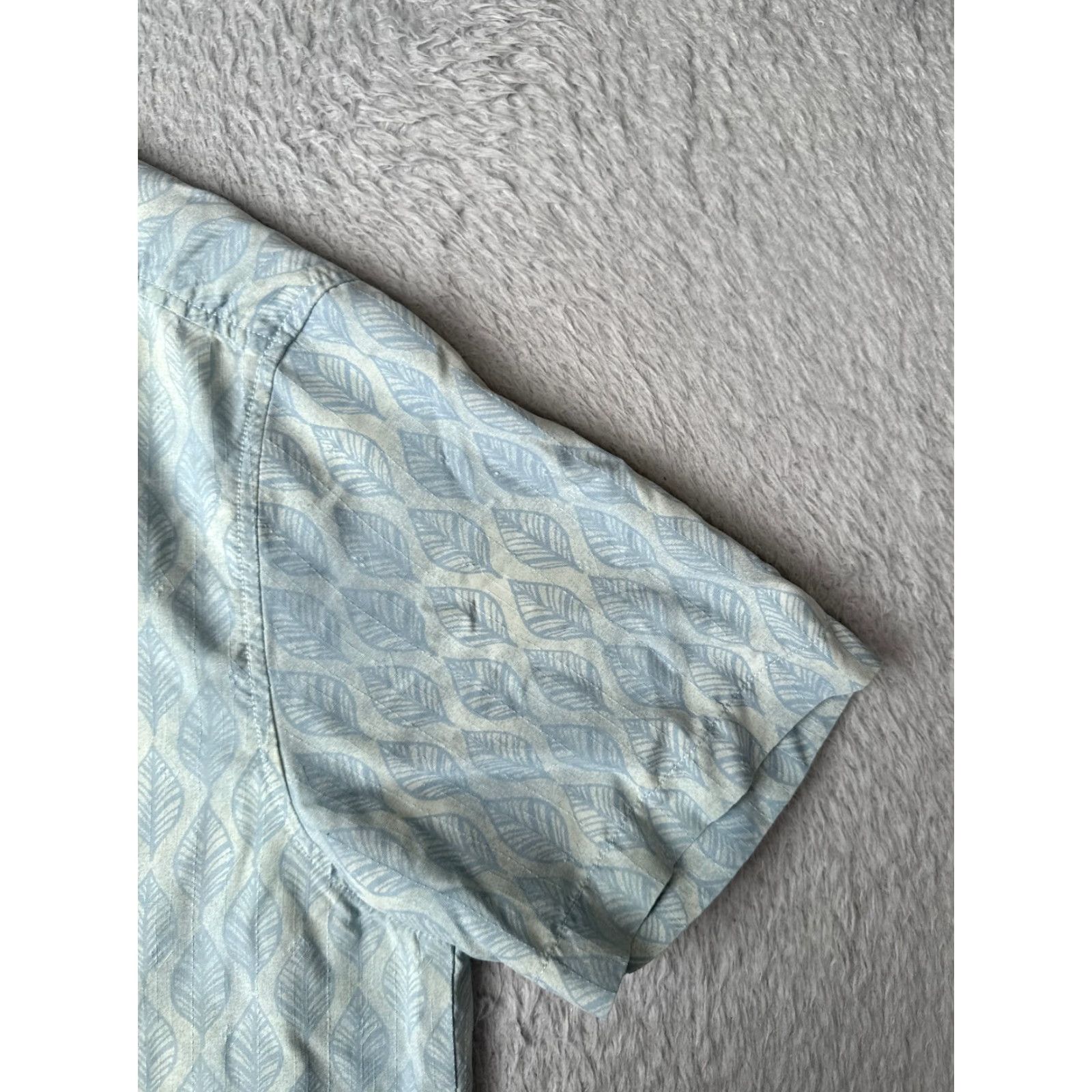 Tommy Bahama Tommy Bahama Shirt Men Extra Large Blue Floral 100% Silk Button-Up Hawaiian Aloha Beach Resort Short Sleeve Size US XL / EU 56 / 4 - 2 Thumbnail