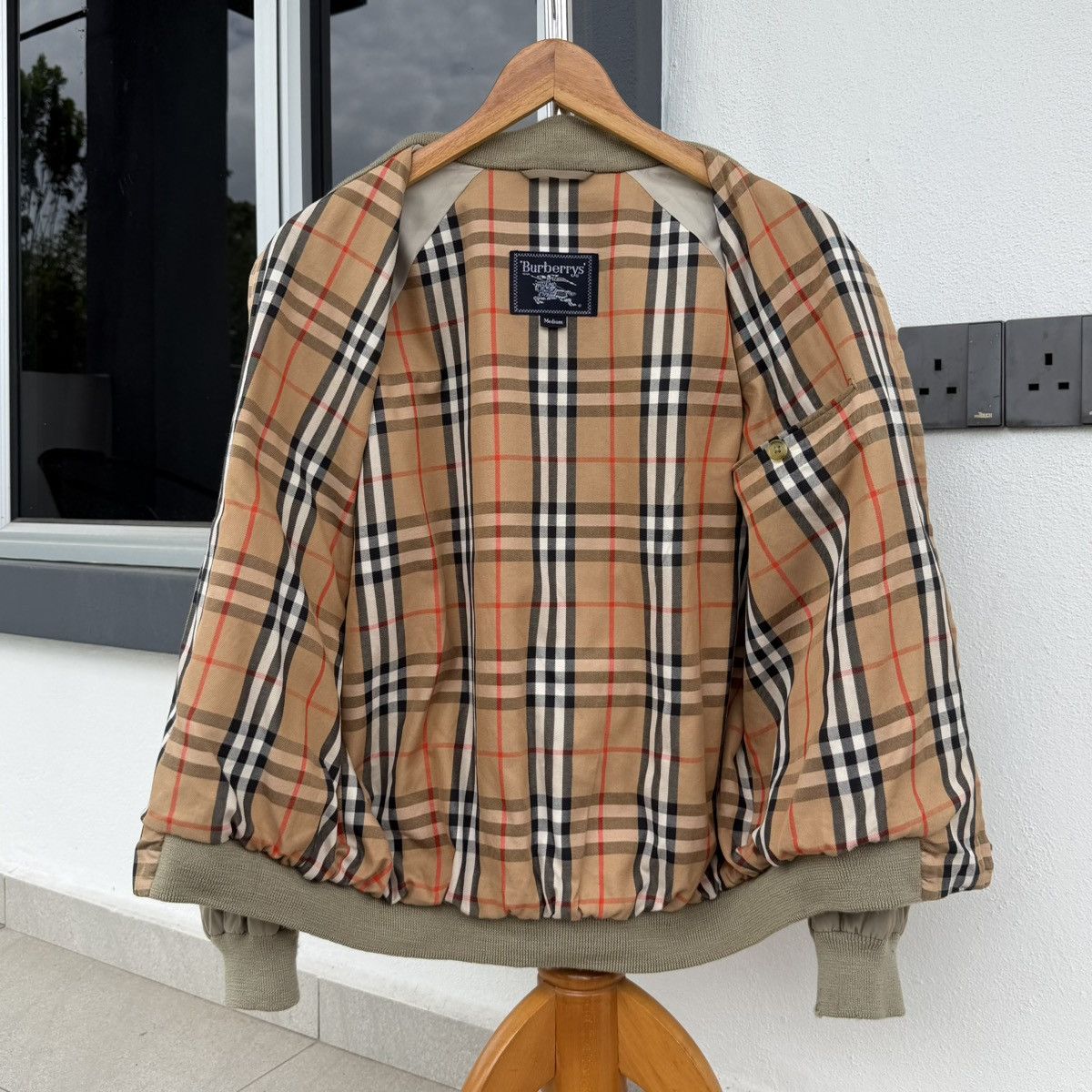 Burberry Vintage Burberry’s Nova Check Bomber Jacket Classic Luxury Size US M / EU 48-50 / 2 - 2 Thumbnail