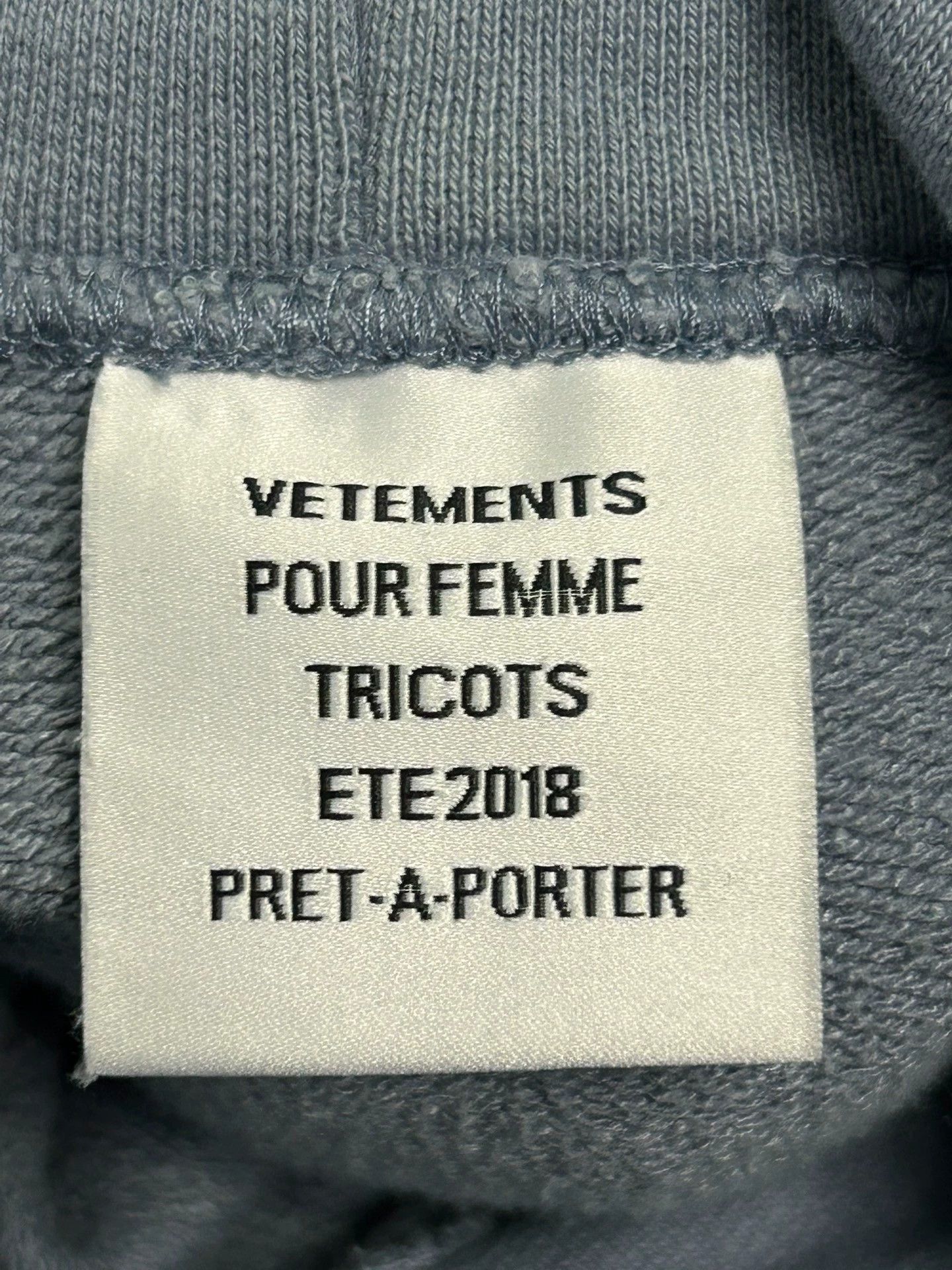 Vetements Vetements Off-Shoulder Sweatshirt Size XS / US 0-2 / IT 36-38 - 5 Thumbnail