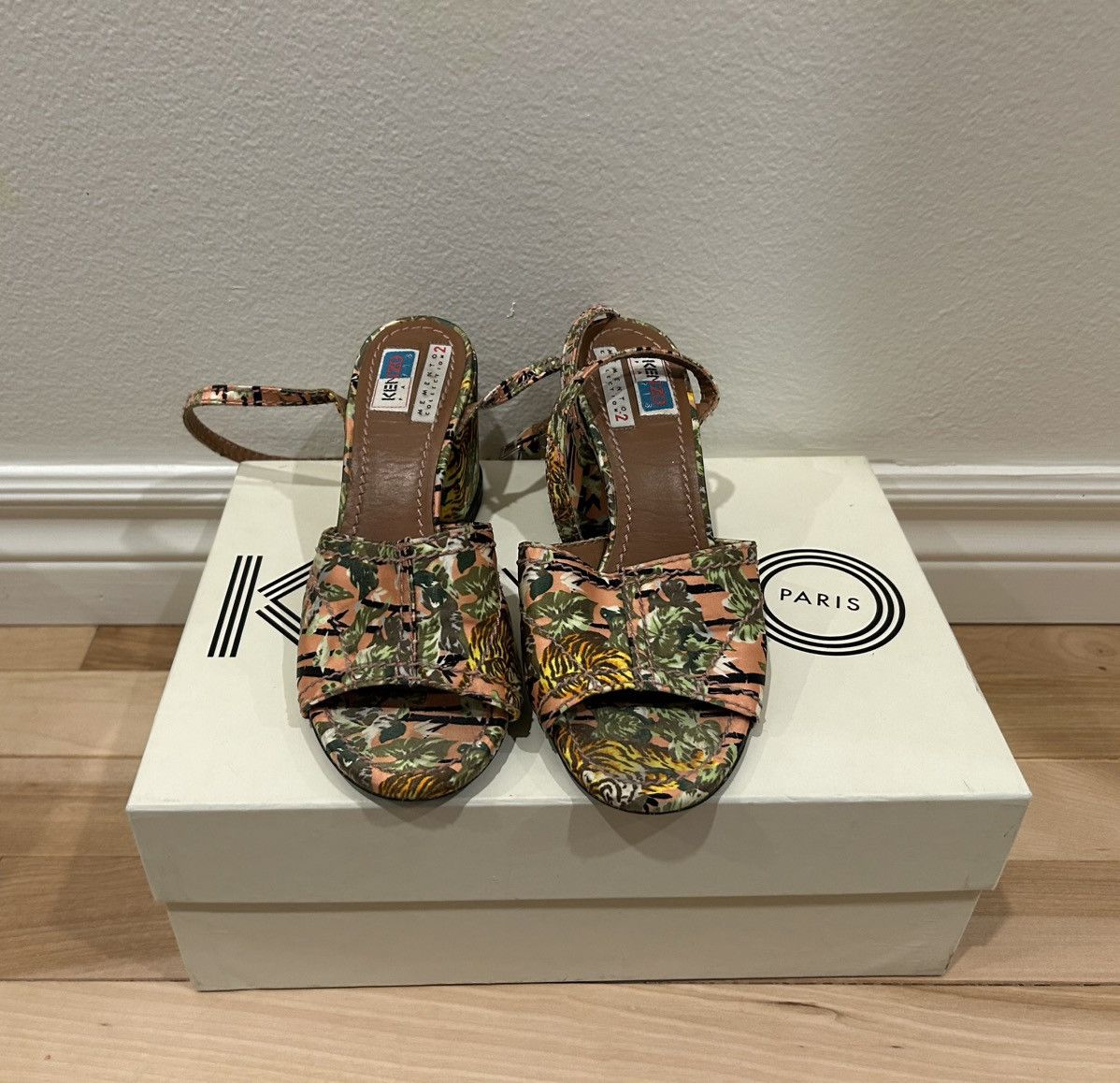 Kenzo Kenzo - Daria heeled sandal Size US 5 / IT 35 - 1 Thumbnail