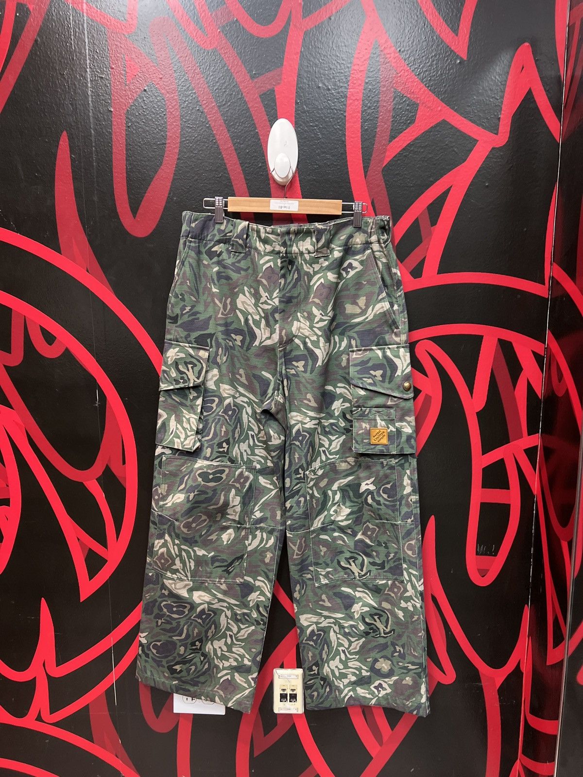 Louis Vuitton Louis Vuitton Camo Cargo Pants Size US 32 / EU 48 - 1 Thumbnail