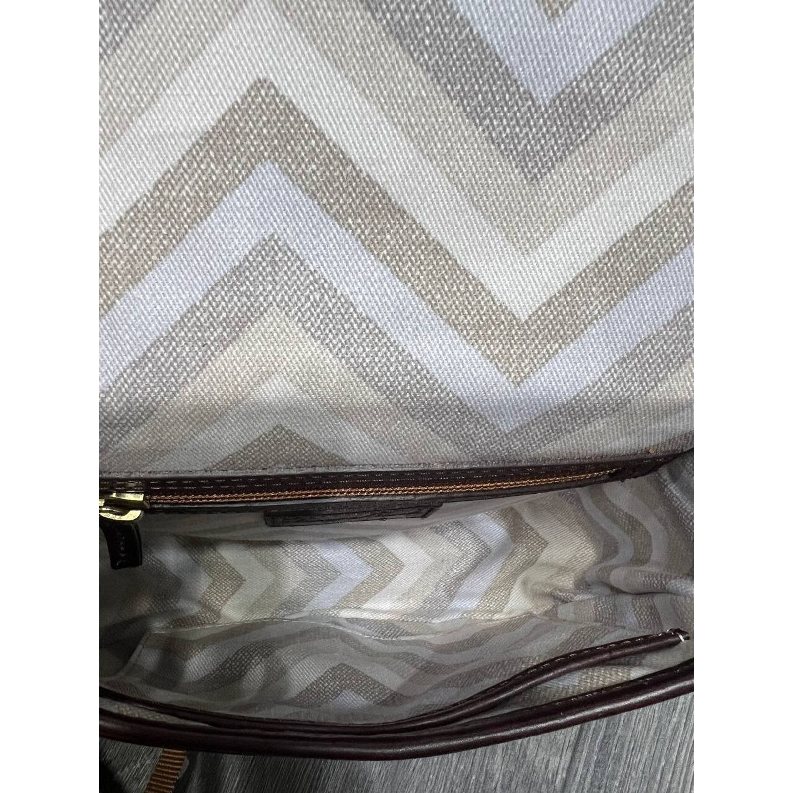 Dooney & Bourke Rare Dooney & Bourke Mustard crossbody medium Bag B000485 Size ONE SIZE - 9 Thumbnail