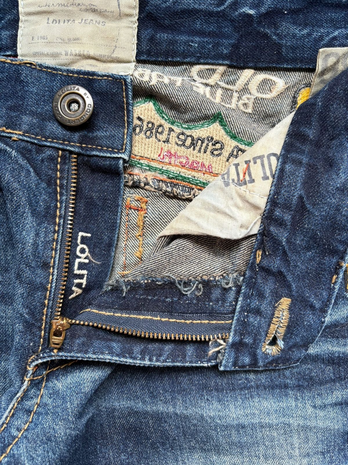 Japanese Brand Vintage Japanese Brand Patch Embellish Mud Wash Loose Jean Size US 34 / EU 50 - 9 Thumbnail