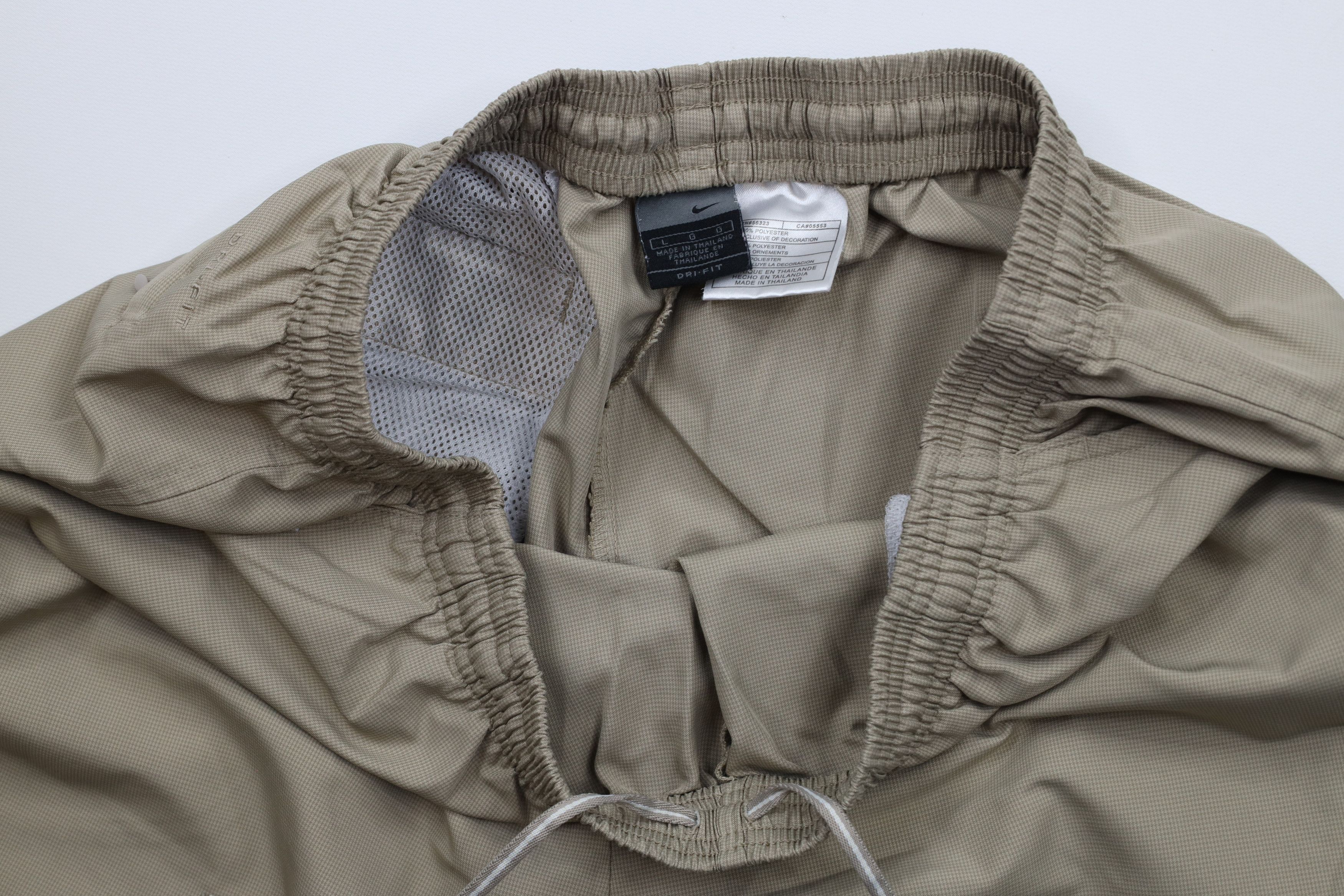 Nike × Vintage Vintage Nike Challenge Court Mini Swoosh Tennis Shorts Beige Size US 34 / EU 50 - 7 Thumbnail