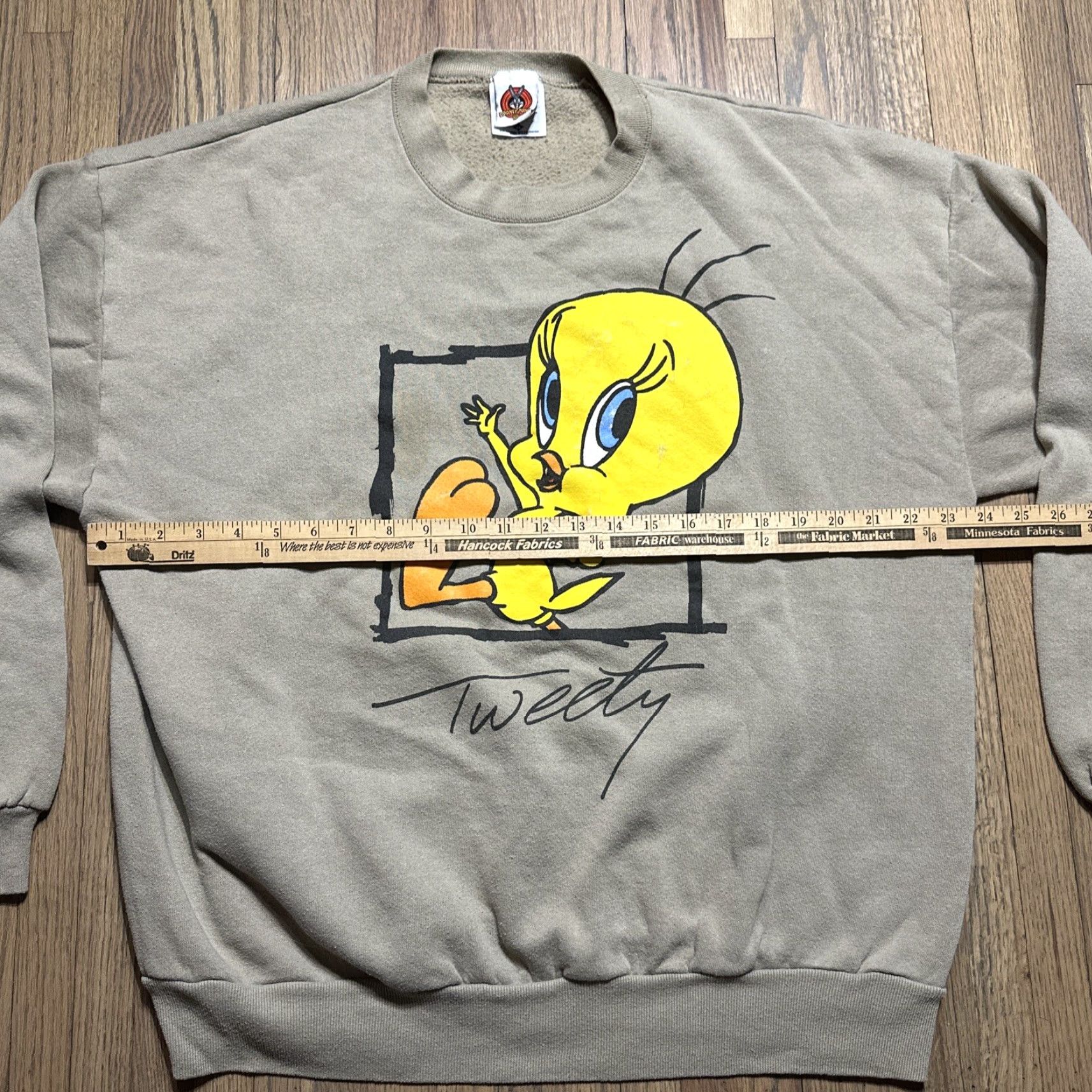 Vintage VINTAGE Tweety Bird Looney Tunes Graphic Sweatshirt Sweatshirt 2XL Brown Mens Slim Long Sleeve Crew Neck Graphic Print 80s 90s Cartoon Size US XXL / EU 58 / 5 - 6 Thumbnail