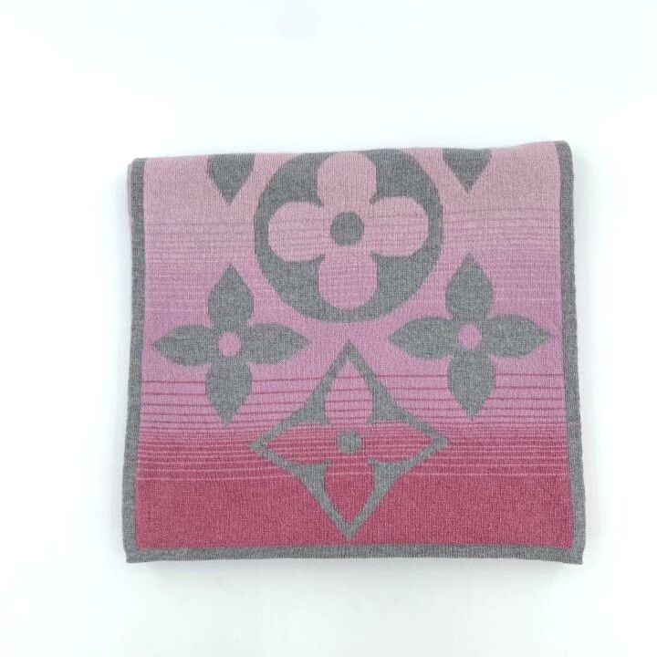 Louis Vuitton Louis Vuitton Pink Gradient Knit Scarf Size ONE SIZE - 1 Thumbnail
