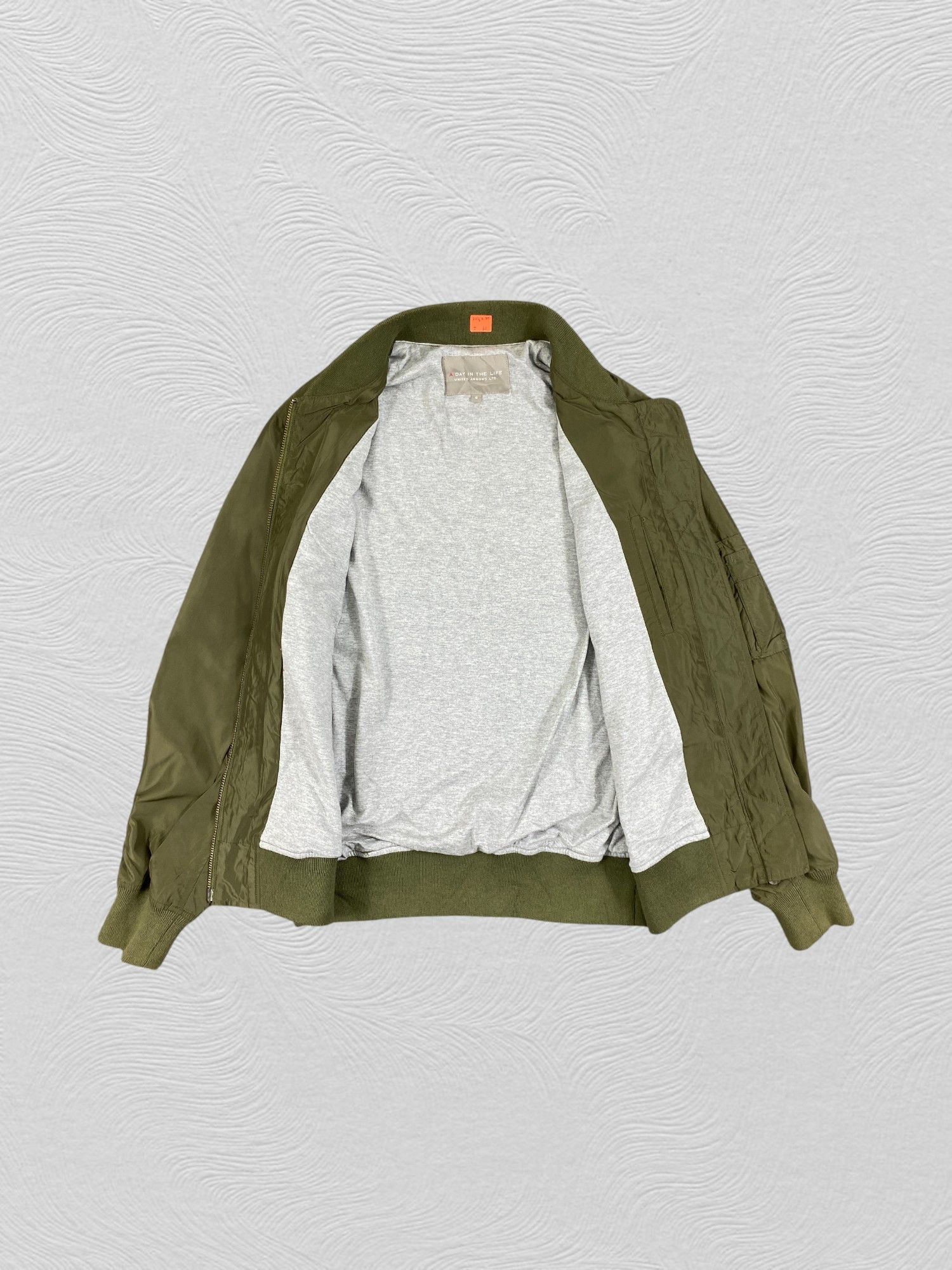 Japanese Brand apanese Brand Bomber Jacket -J081 Size US S / EU 44-46 / 1 - 3 Thumbnail