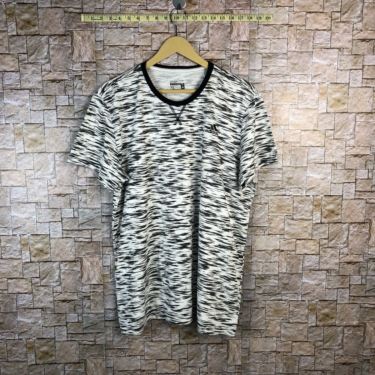 Adidas Adidas camo White T-Shirt #A529 Size US XL / EU 56 / 4 - 1 Thumbnail