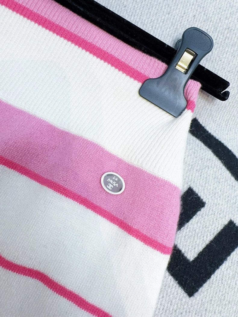 Chanel Chanel Pink White Striped Knit Skirt Size 35" - 4 Thumbnail