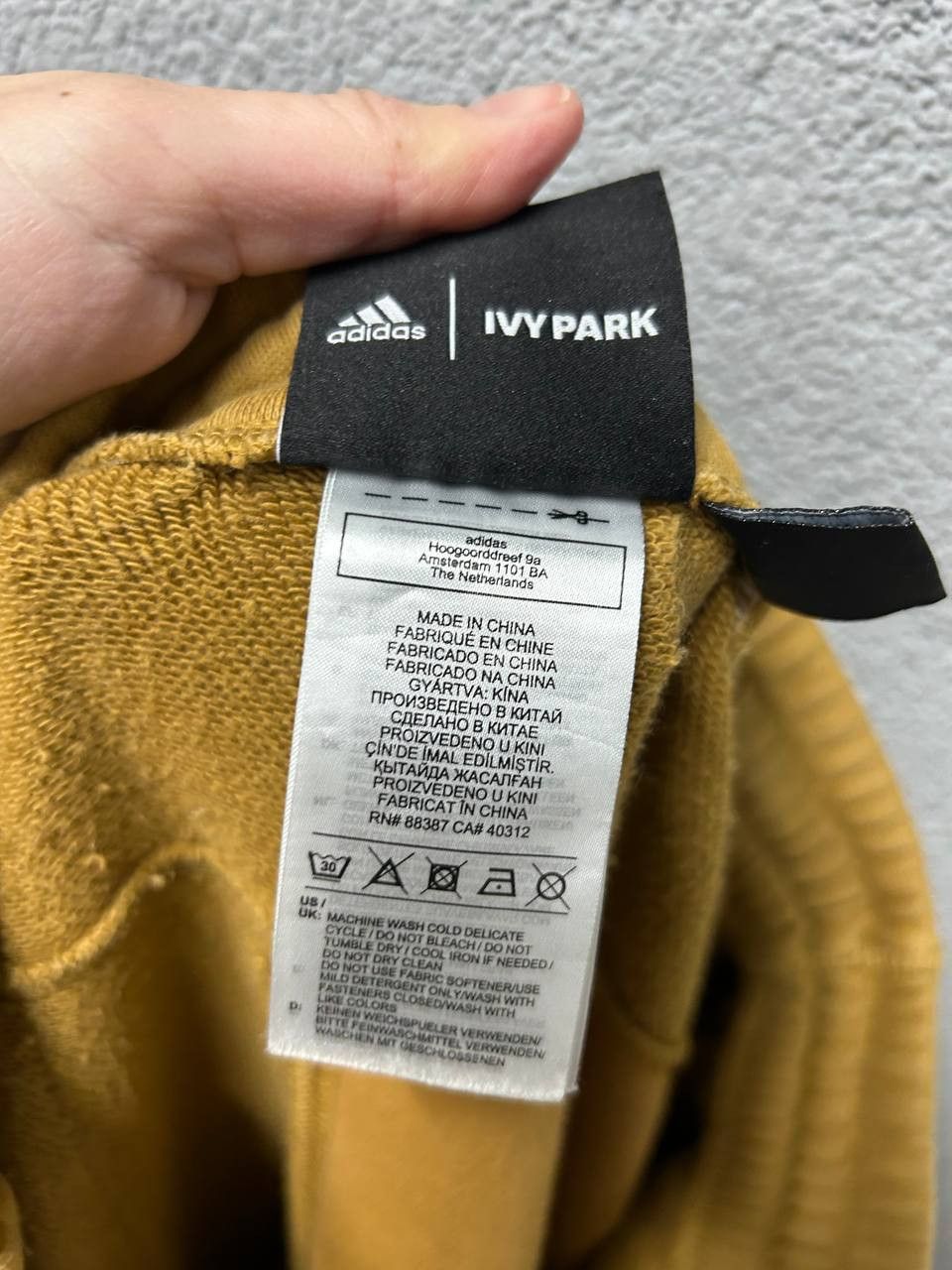 Adidas × Ivy Park Adidas x Ivy Park cargo sweatpants unisex size XS Size US 28 / EU 44 - 15 Thumbnail