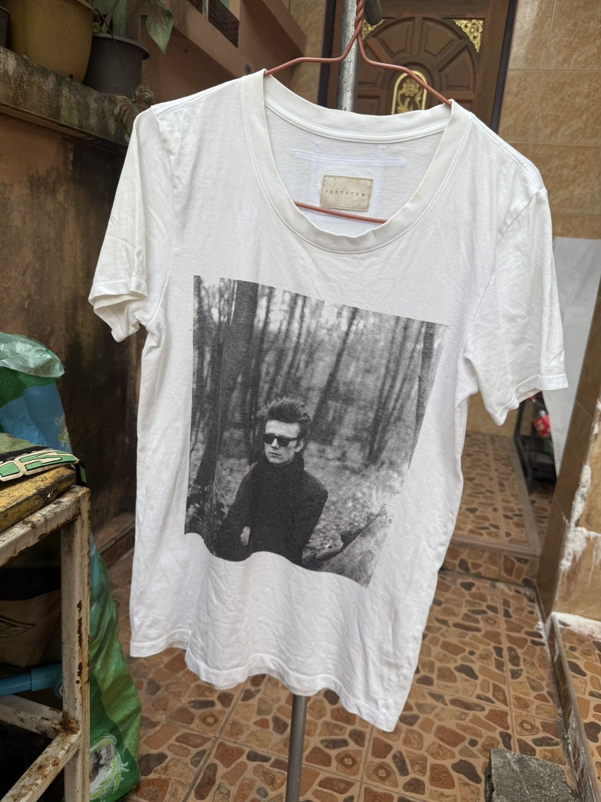 Designer × FACTOTUM × Japanese Brand Factotum Stuart Sutcliffe Graphic T-shirt Size M / US 6-8 / IT 42-44 - 1 Thumbnail