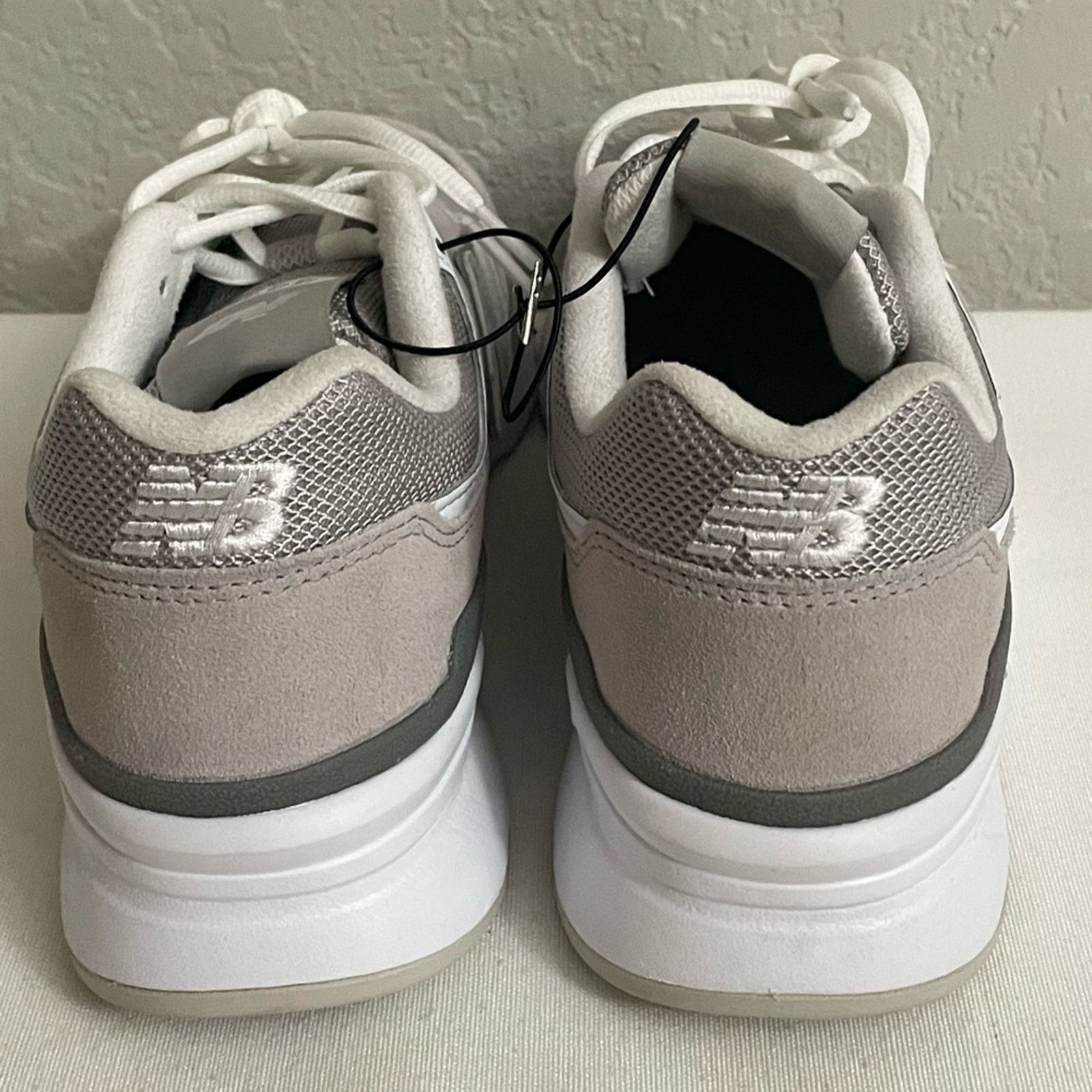 New Balance New Balance 997H Sneaker in Rain Cloud Women Size 8.5 Mens 7 Size US 8.5 / IT 38.5 - 6 Thumbnail
