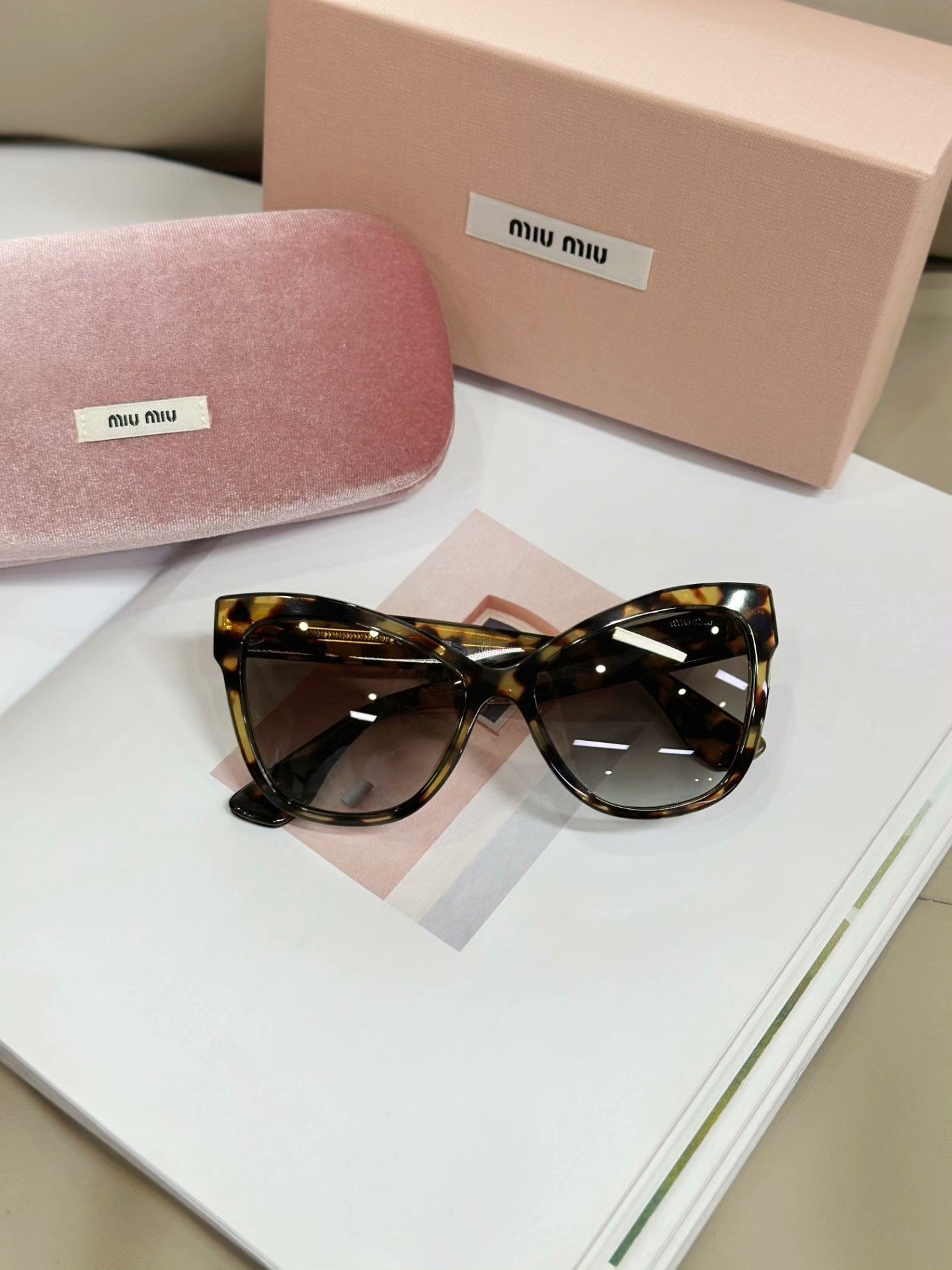Miu Miu MIUMIU Tortoiseshell Cat Eye Sunglasses Size ONE SIZE - 1 Thumbnail
