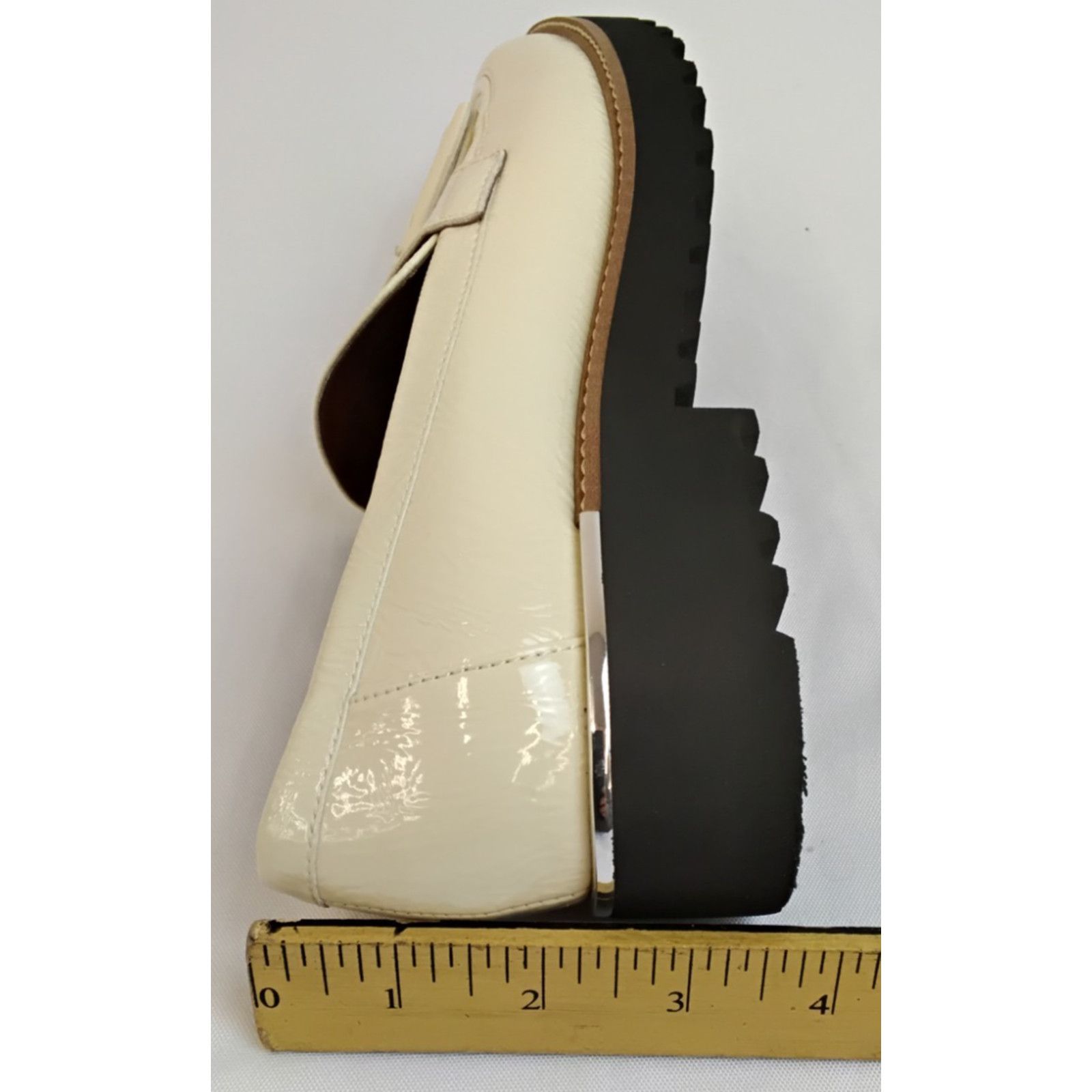 Franco Sarto Franco Sarto Patent Leather Tassel Loafers Women's 8.5 Ivory Size US 8.5 / IT 38.5 - 13 Thumbnail