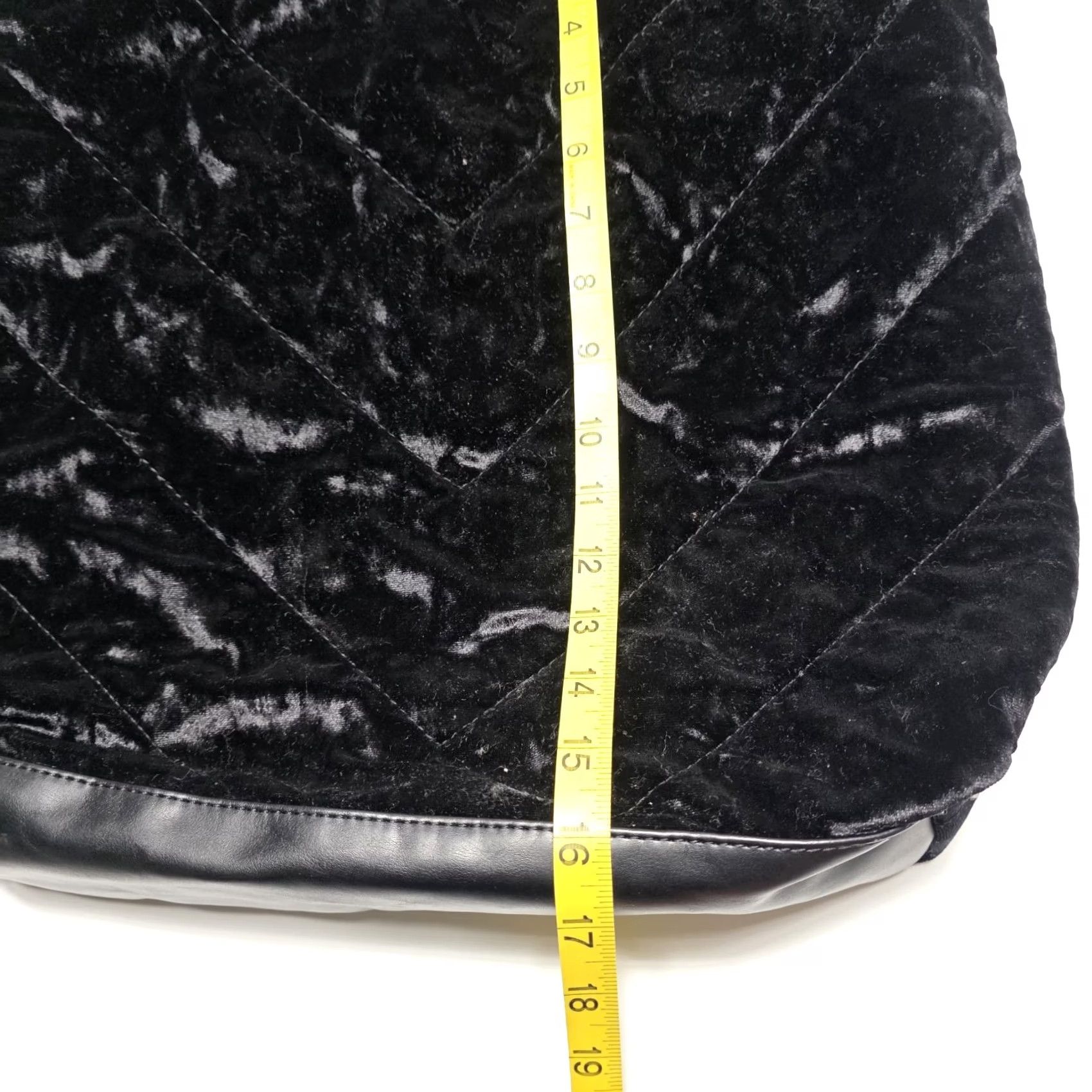 Victoria's Secret Victoria's Secret Velvet Shoulder Tote Bag Black Medium Size Lined Size ONE SIZE - 3 Thumbnail