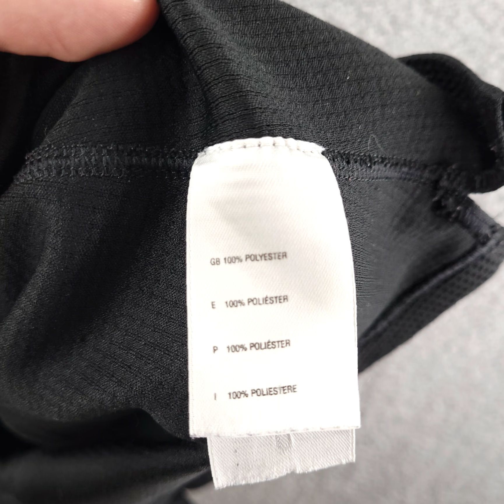 The North Face The North Face Short Sleeve Zip Jacket Women Black Small Layering Layer Shirt Size 28" / US 6 / IT 42 - 6 Thumbnail