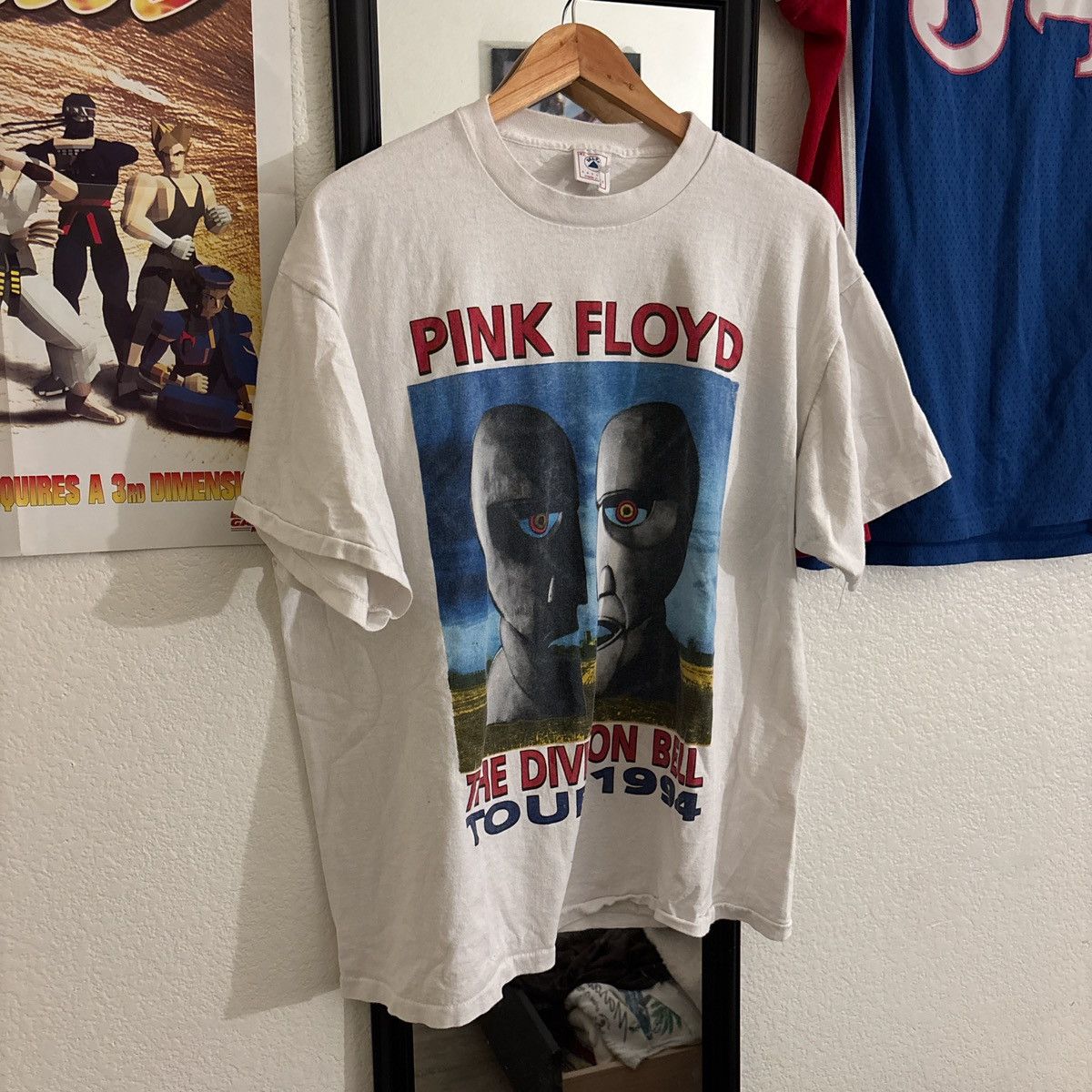 Delta Vintage Pink Floyd division bell band tee Size US XL / EU 56 / 4 - 1 Thumbnail
