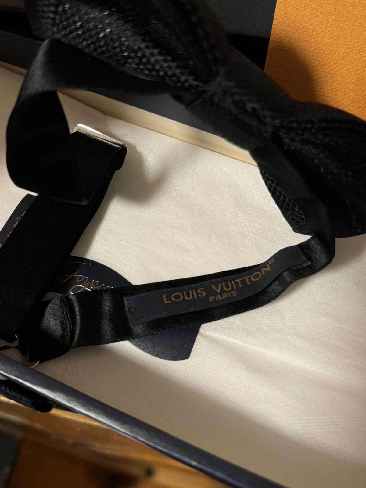 Louis Vuitton Louis Vuitton Men's Bowtie Size ONE SIZE - 2 Thumbnail