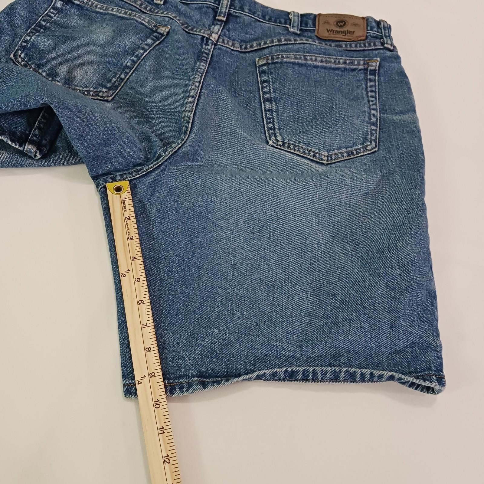 Wrangler Wrangler 606W1DH Relaxed Fit Men's 40 Blue Denim Jean Shorts Size US 40 / EU 56 - 6 Thumbnail