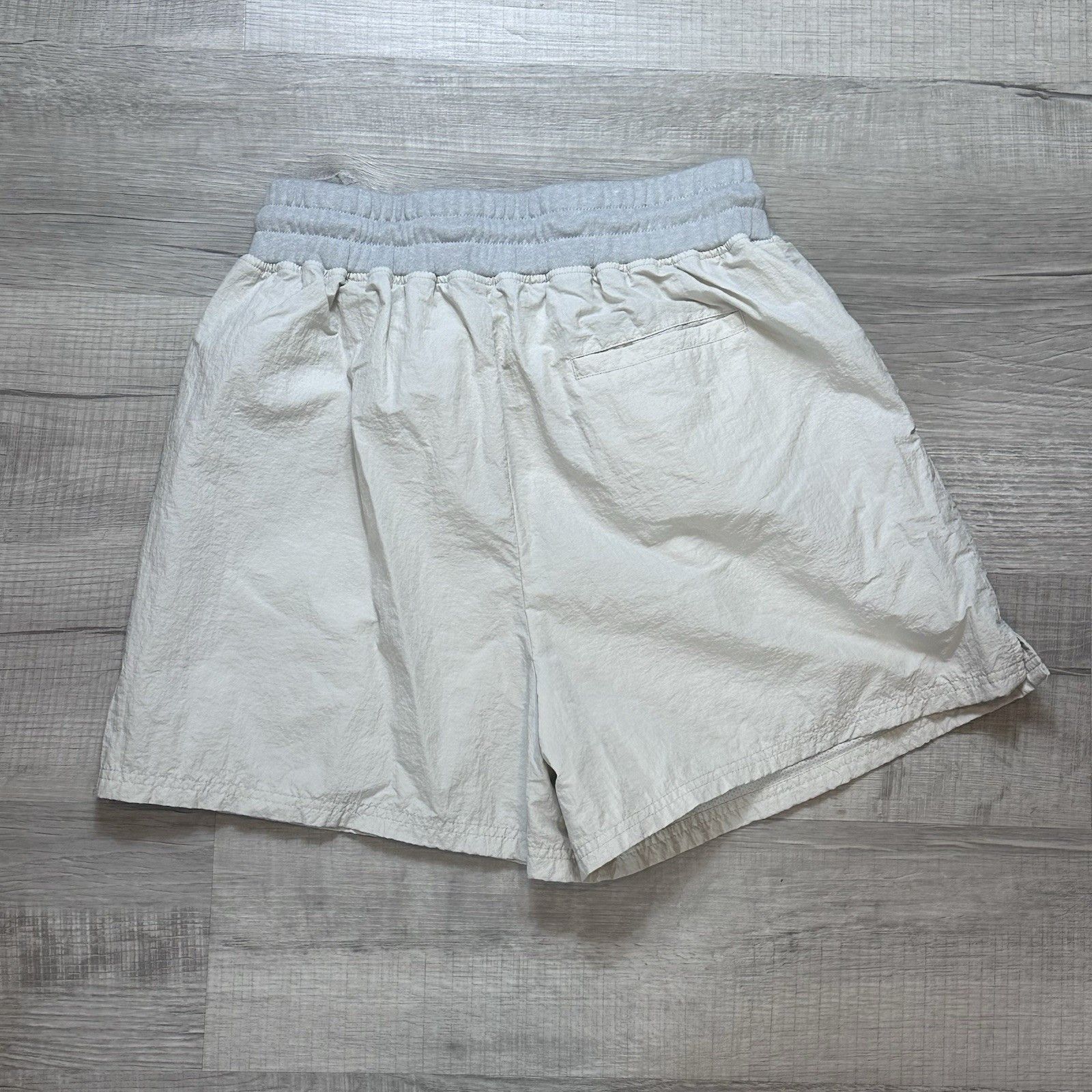 Fabletics Fabletics Womens Jemma Shorts XL Soft Gray Lined Elastic Size 28" / US 6 / IT 42 - 7 Thumbnail