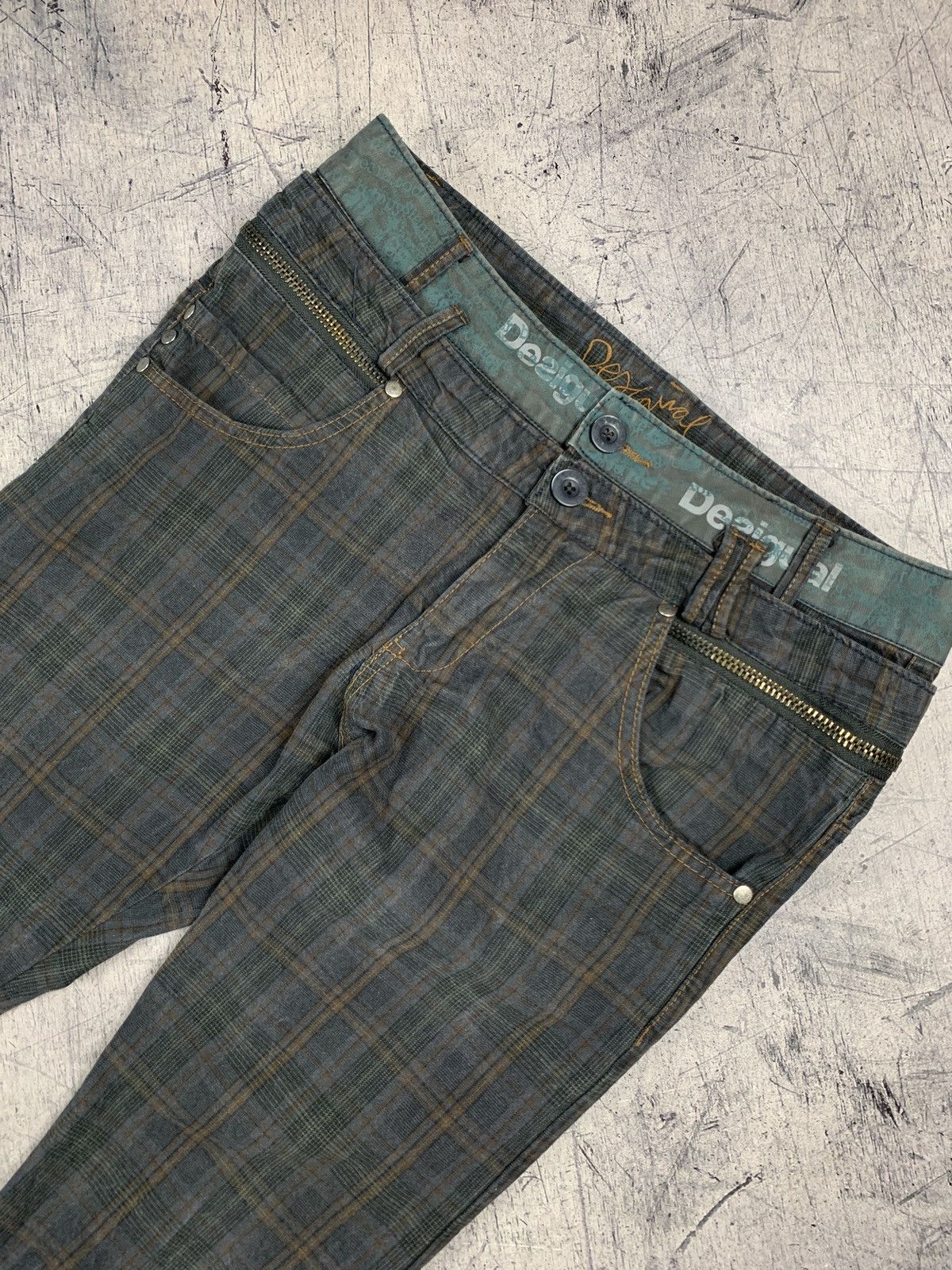 Desigual Vintage Y2K Desigual Plaid Avant Garde Pants Size 40 Regular Size US 31 - 2 Thumbnail