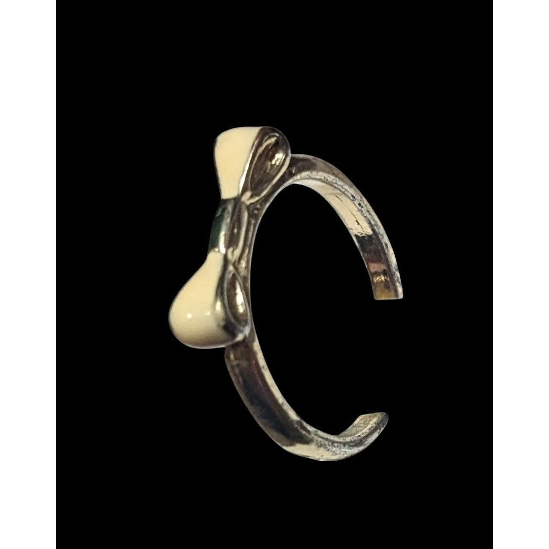 Other Minimalist Coquette Silver Tone And Cream Bow Ring Size 7 Size ONE SIZE - 5 Thumbnail