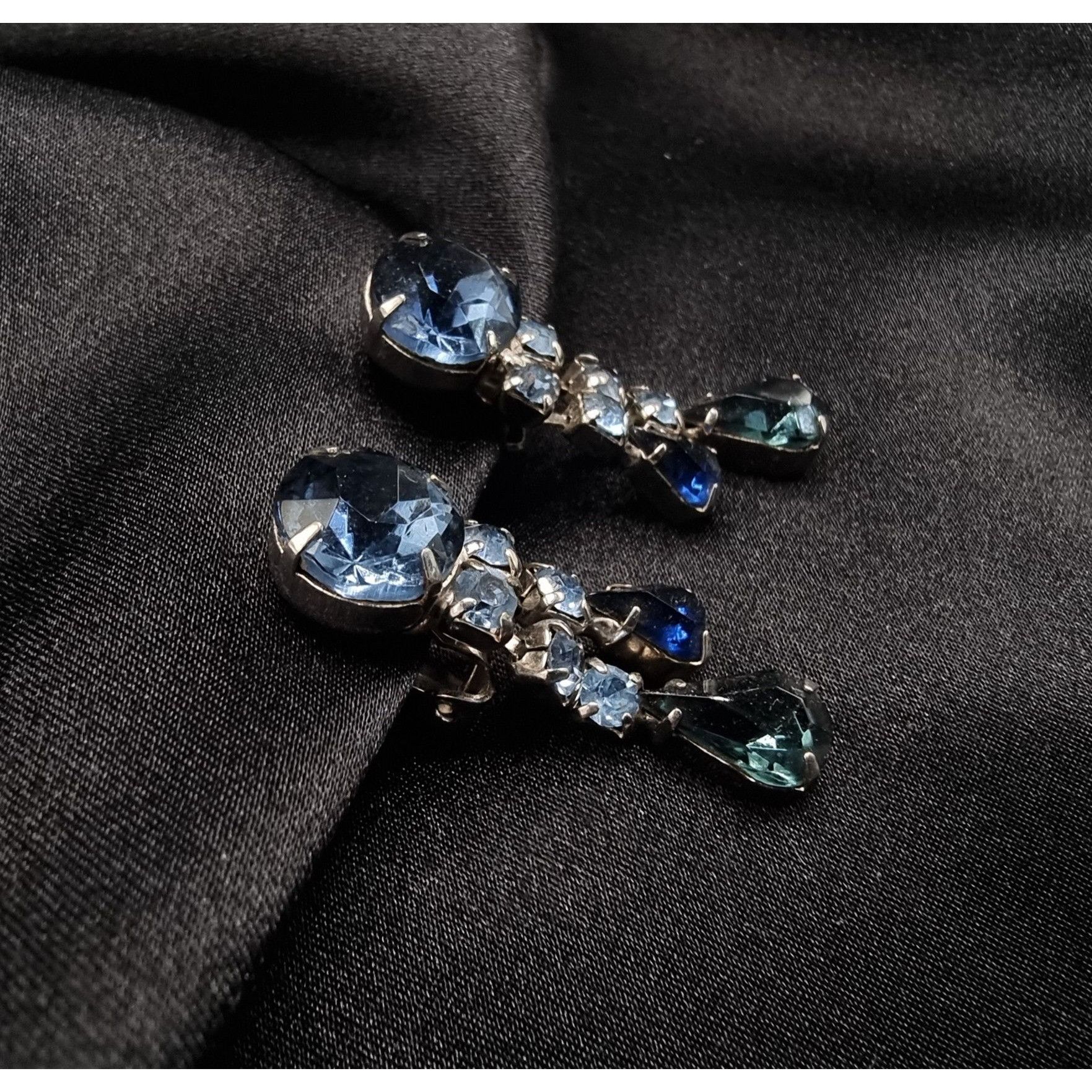 Vintage Vintage 1960's Blue Rhinestone Drop Clip-On Earrings Size ONE SIZE - 3 Thumbnail