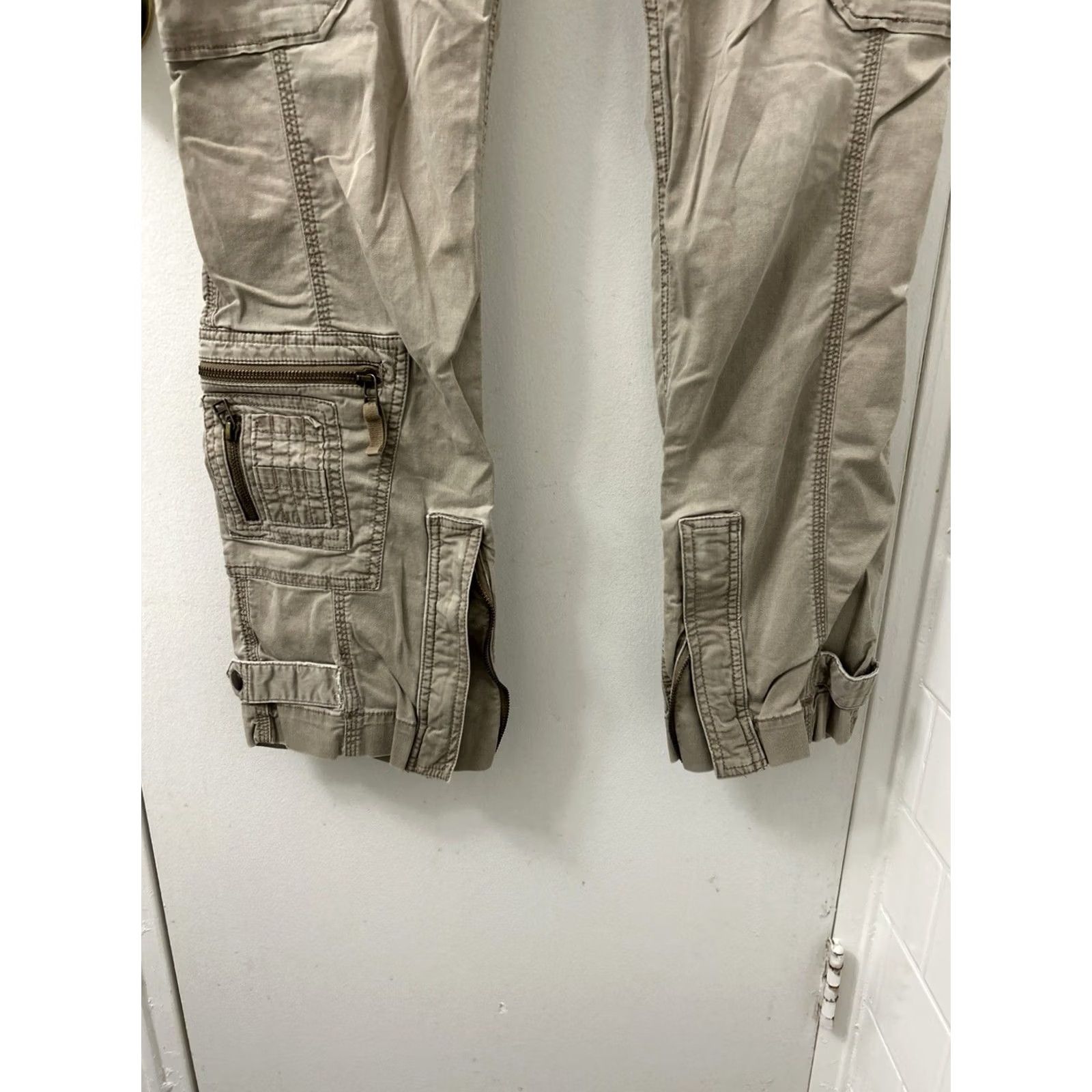 Eddie Bauer Eddie Bauer Cargo Pants Womens 18 Tan Beige Zip Pockets Tapered Regular 30in 40in Inseam Cargo Trousers Elastic Ankle Zip Govt Size 40" / US 18 - 3 Thumbnail