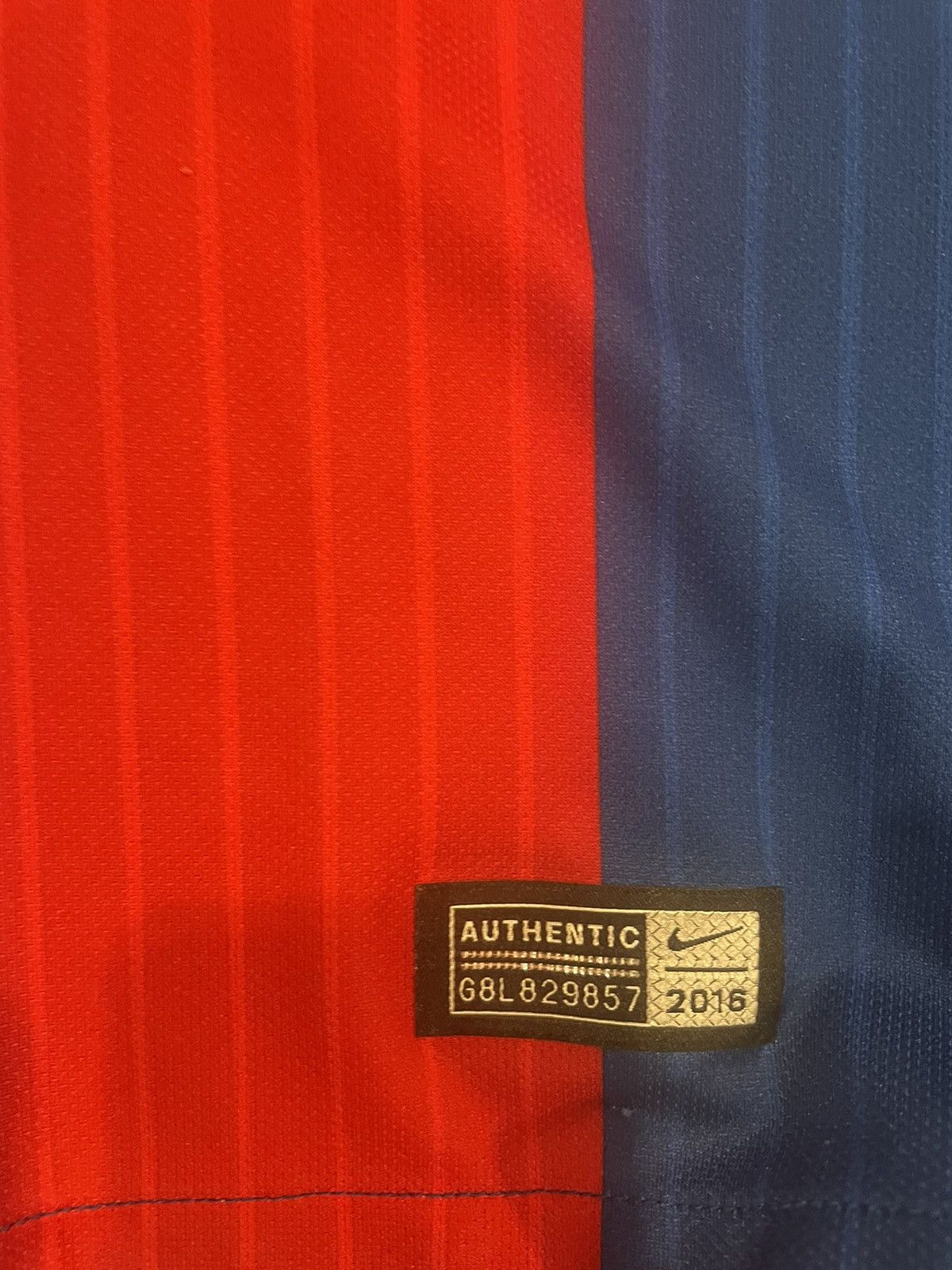 Nike Vintage 2018 Barcelona Home Jersey Size US L / EU 52-54 / 3 - 4 Thumbnail