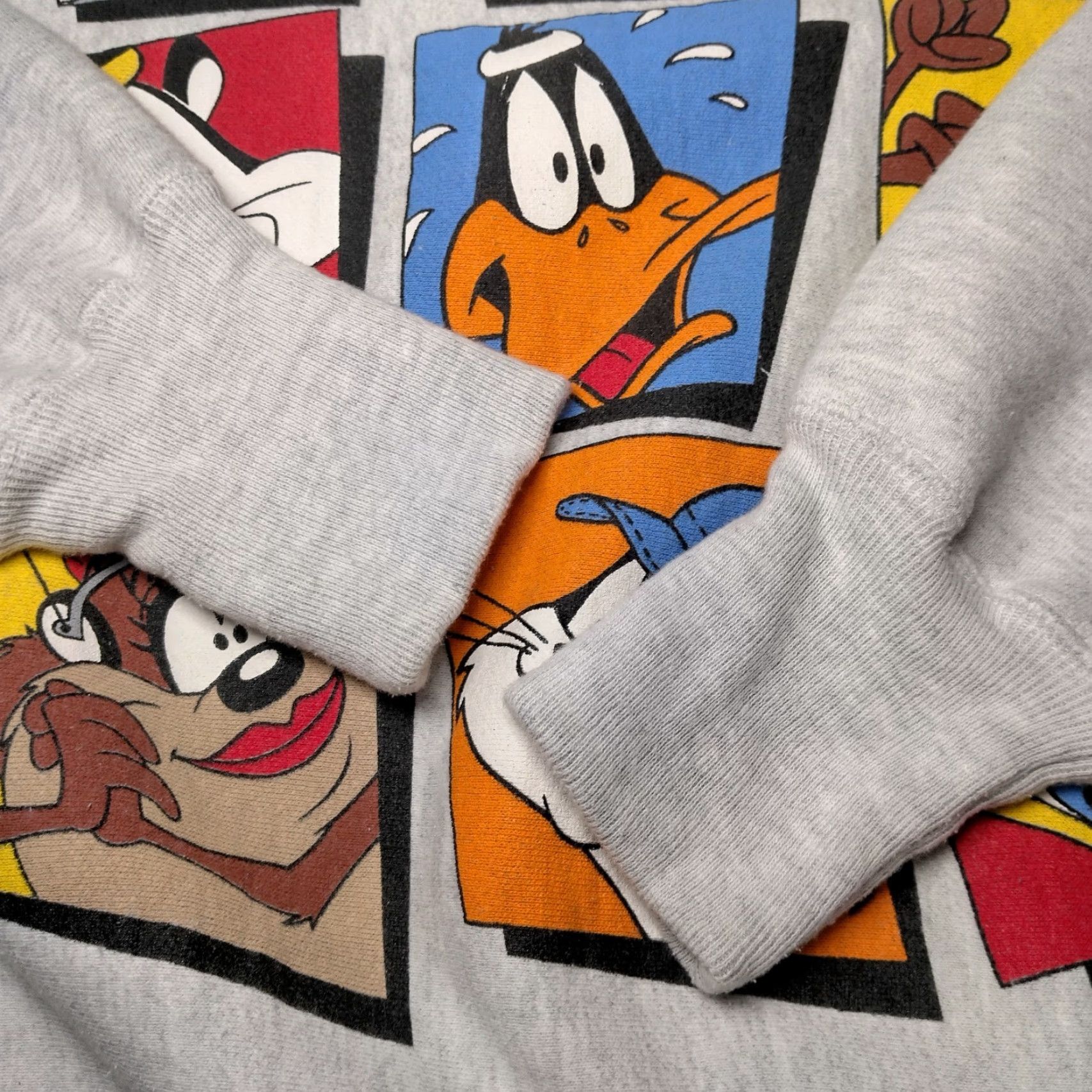 Vintage VINTAGE Garment Graphics 90s Bugs Bunny Sweatshirt Adult Medium Gray Graphic Print Crew Neck Mens Size US M / EU 48-50 / 2 - 7 Thumbnail