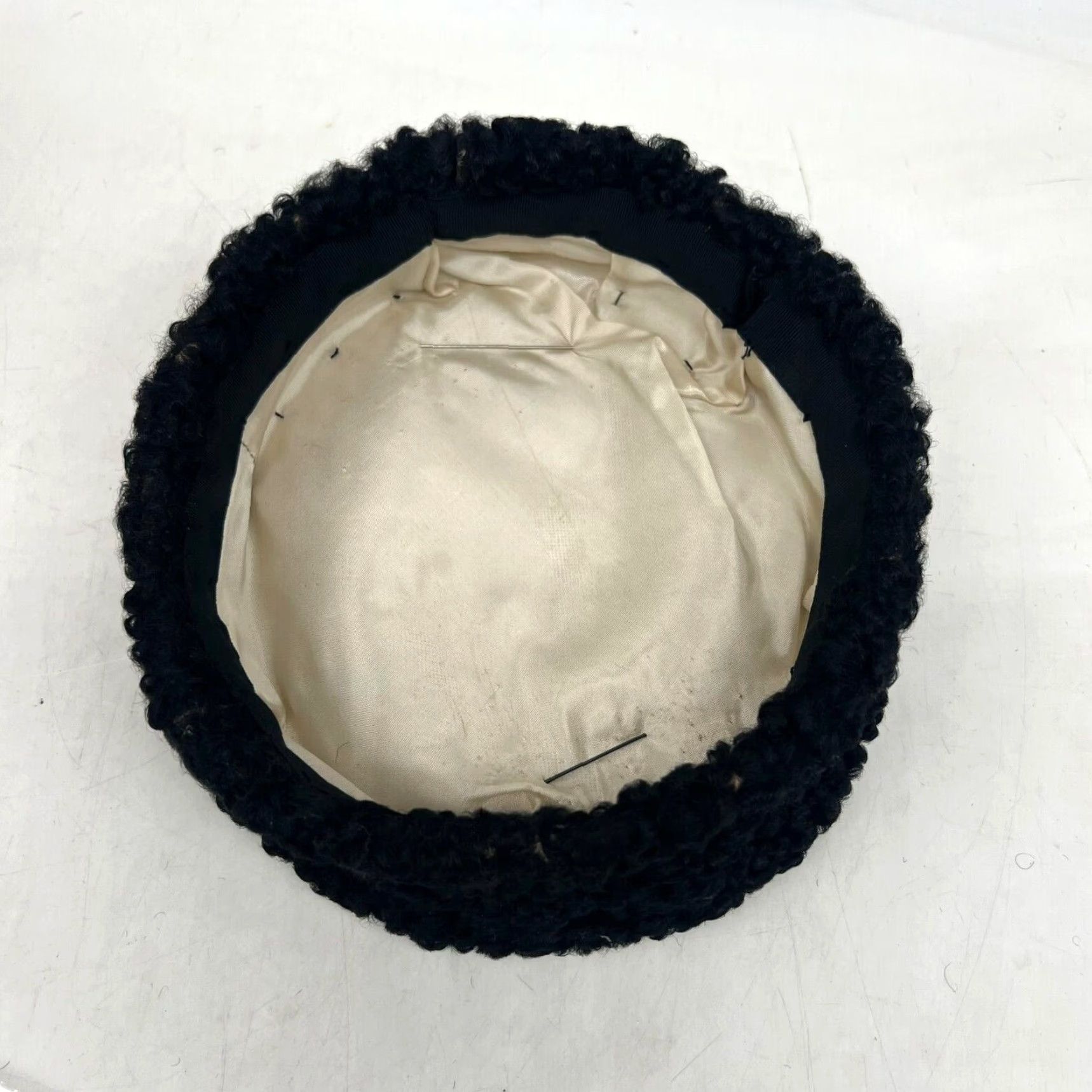 Vintage VINTAGE 1960s Shearling Lambswool Hat Womens One Size Black Wool Accessories Size ONE SIZE - 5 Thumbnail