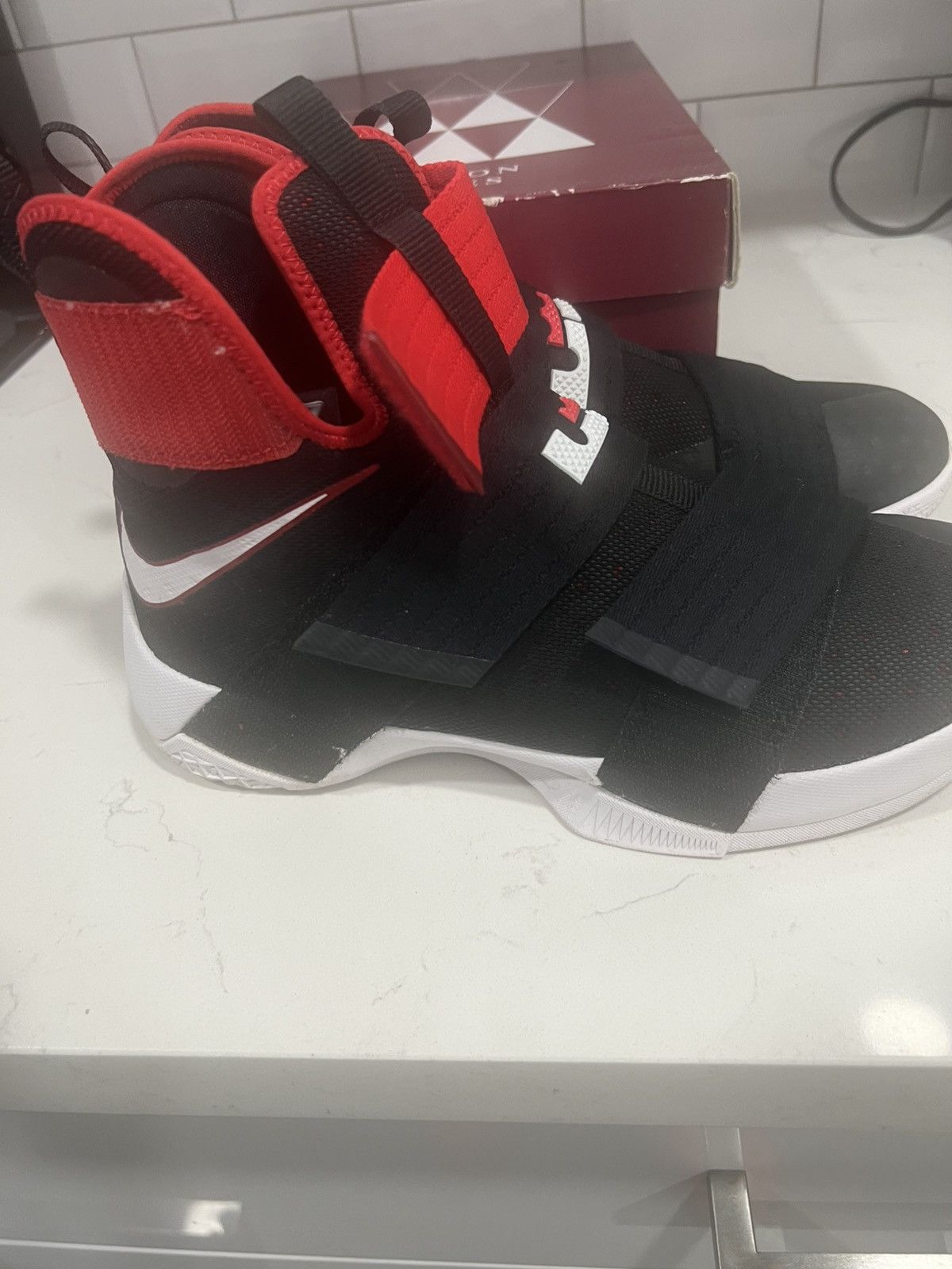 Nike Nike LeBron soldier 10 Size US 8 / EU 41 - 3 Thumbnail