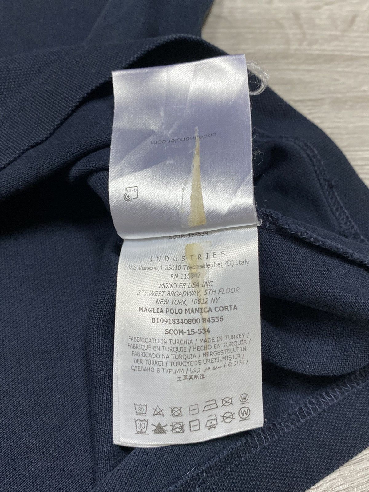Moncler Moncler 🇫🇷 France neck logo polo t-shirt three buttons Size US M / EU 48-50 / 2 - 8 Thumbnail
